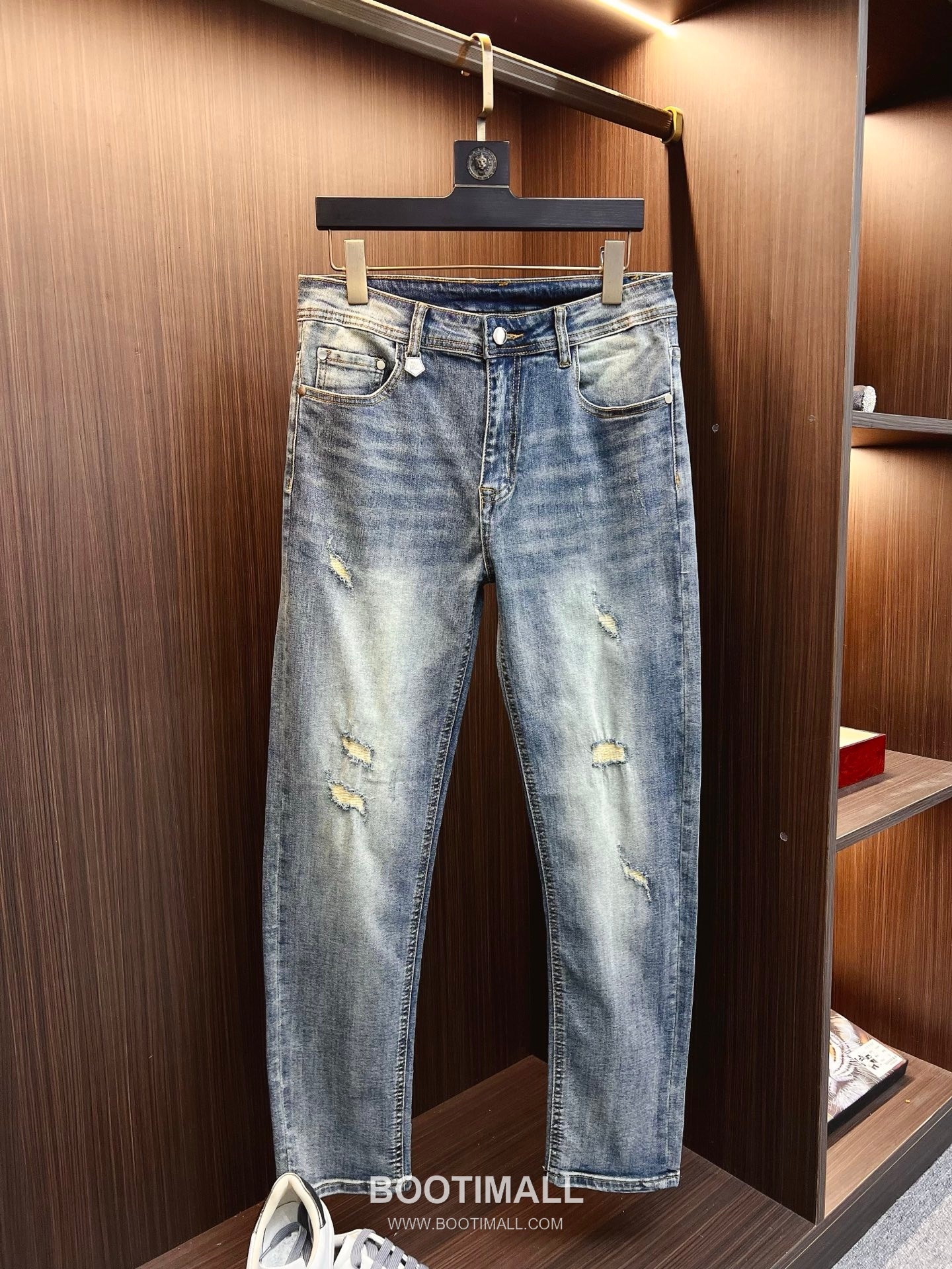 Givenchy Selvedge Denim Straight Jeans Indigo 지방시 셀비지 데님 스트레이트 진 인디고 2