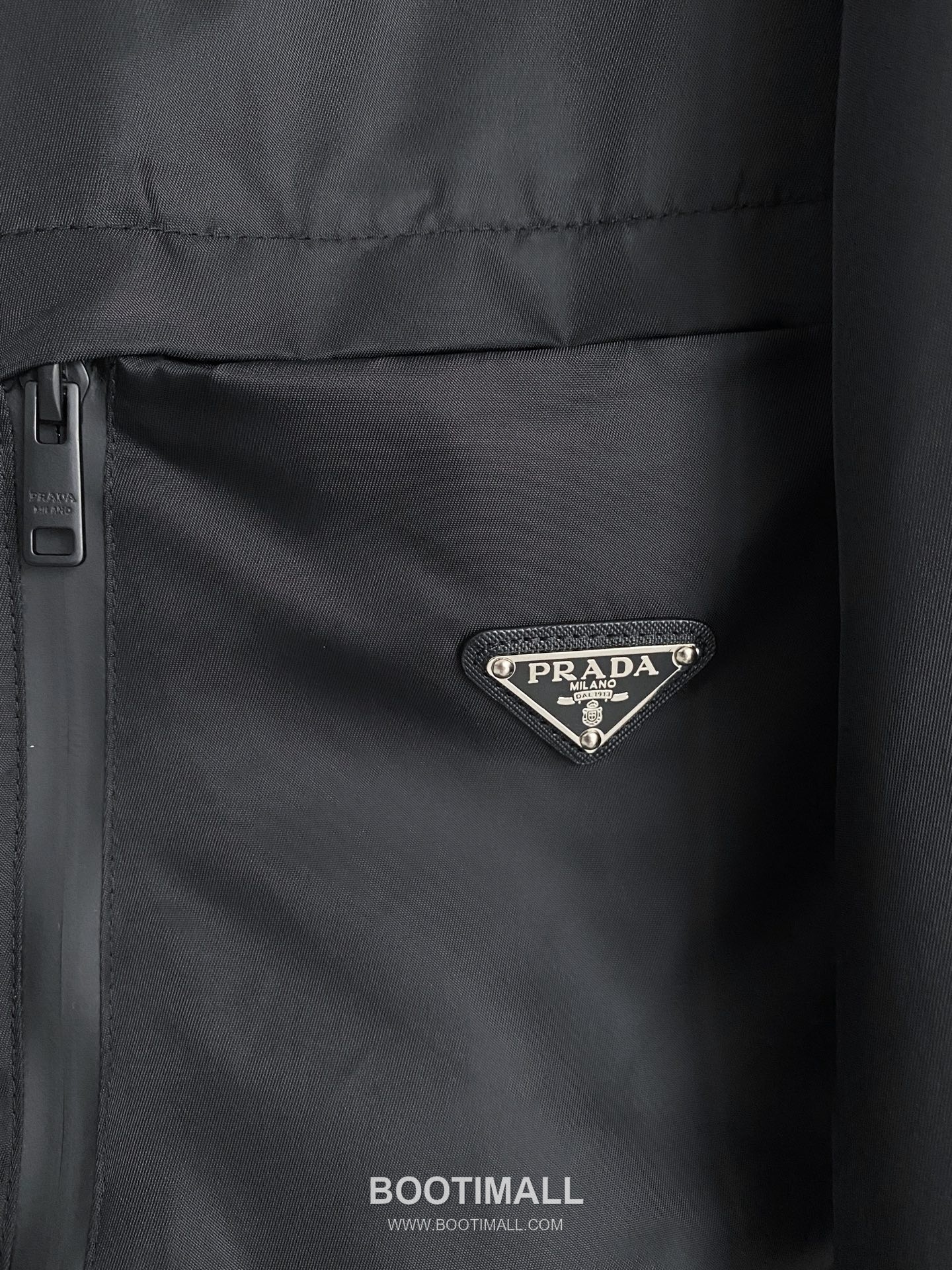 Prada 2026 S/S Down Jacket Black 프라다 2026 S/S 다운 자켓 블랙 4