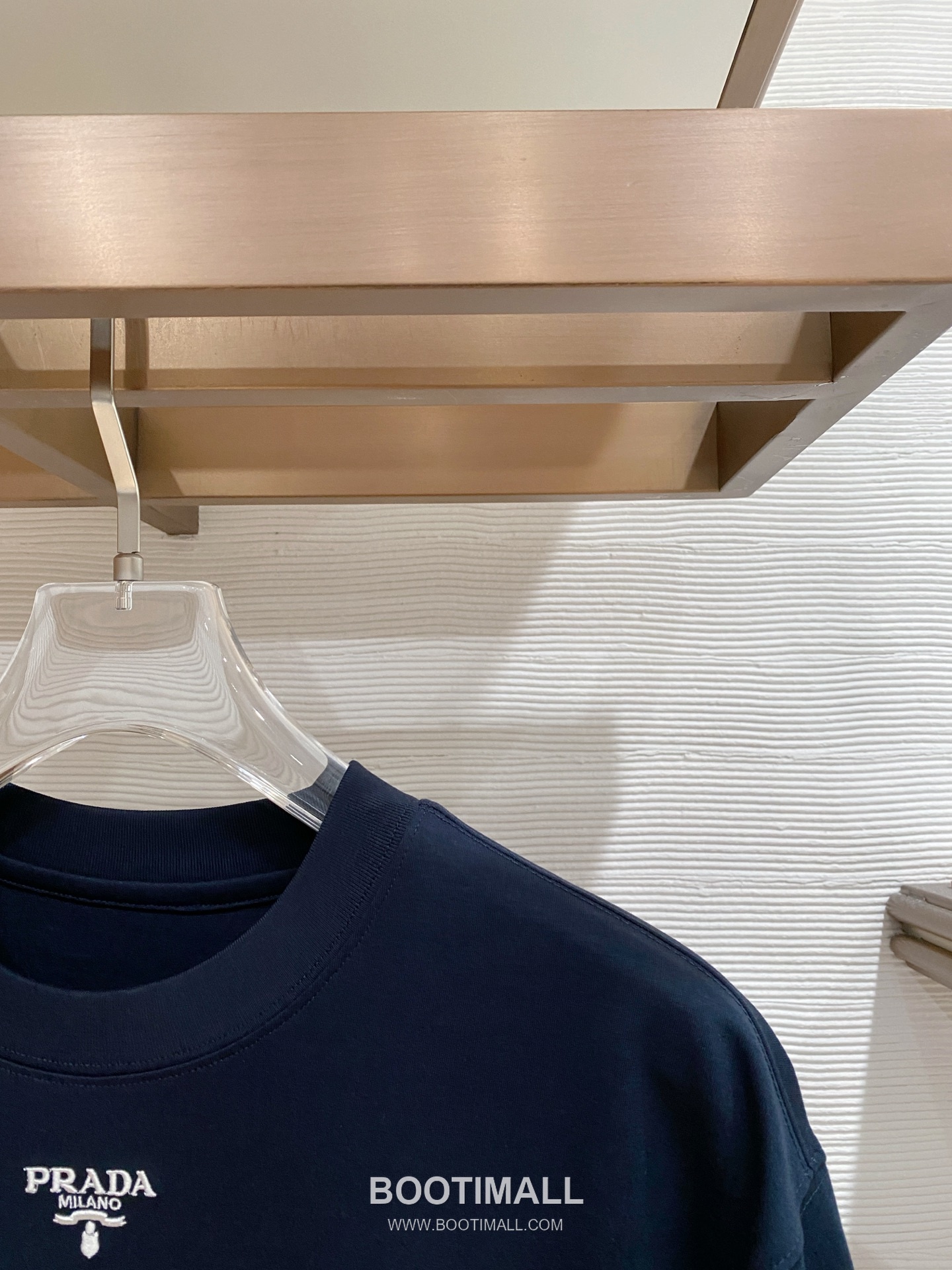 Prada Logo Cotton T-Shirt Black White 프라다 로고 코튼 티셔츠 블랙 화이트 3