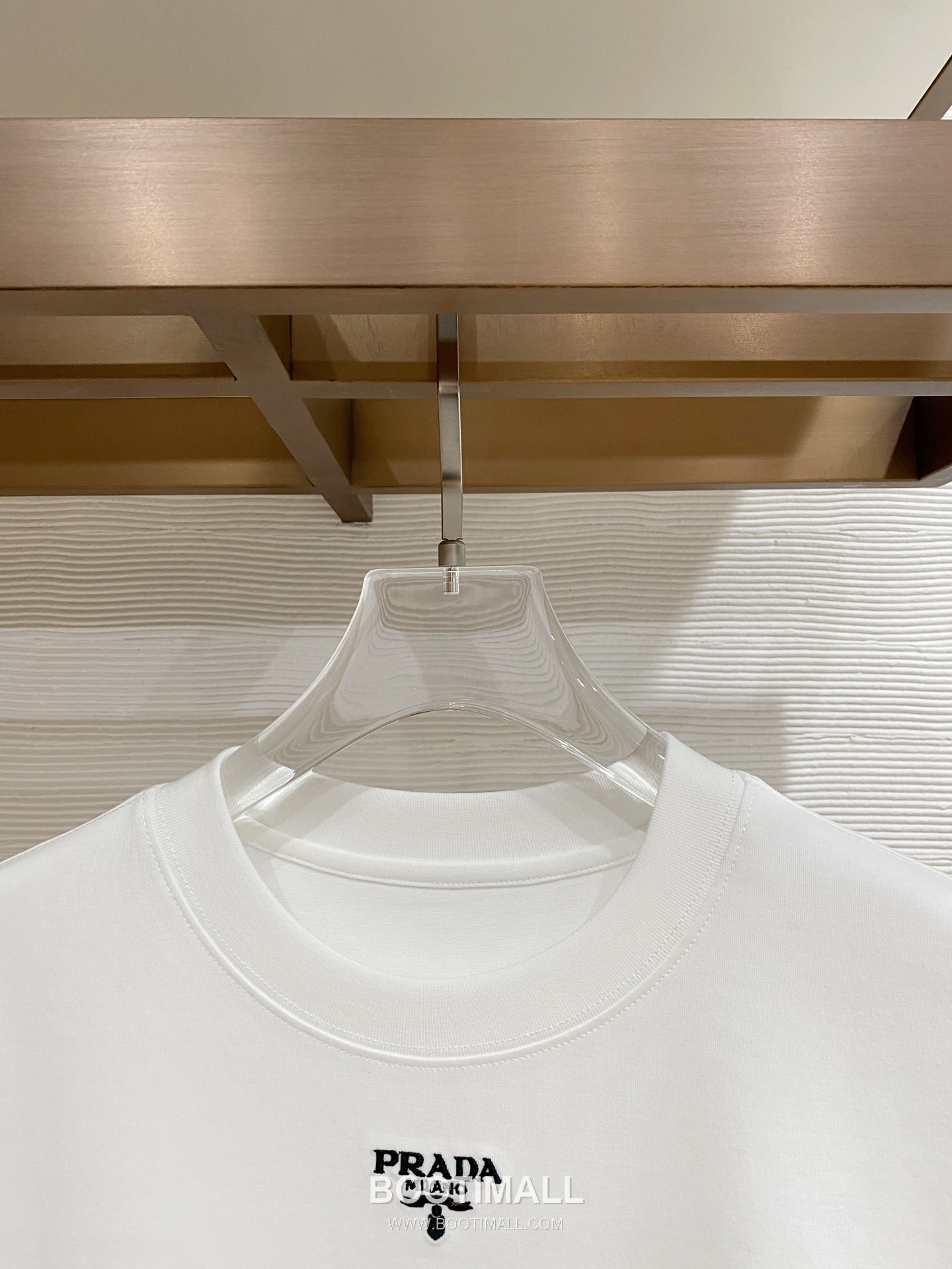 Prada Logo Cotton T-Shirt Black White 프라다 로고 코튼 티셔츠 블랙 화이트 2