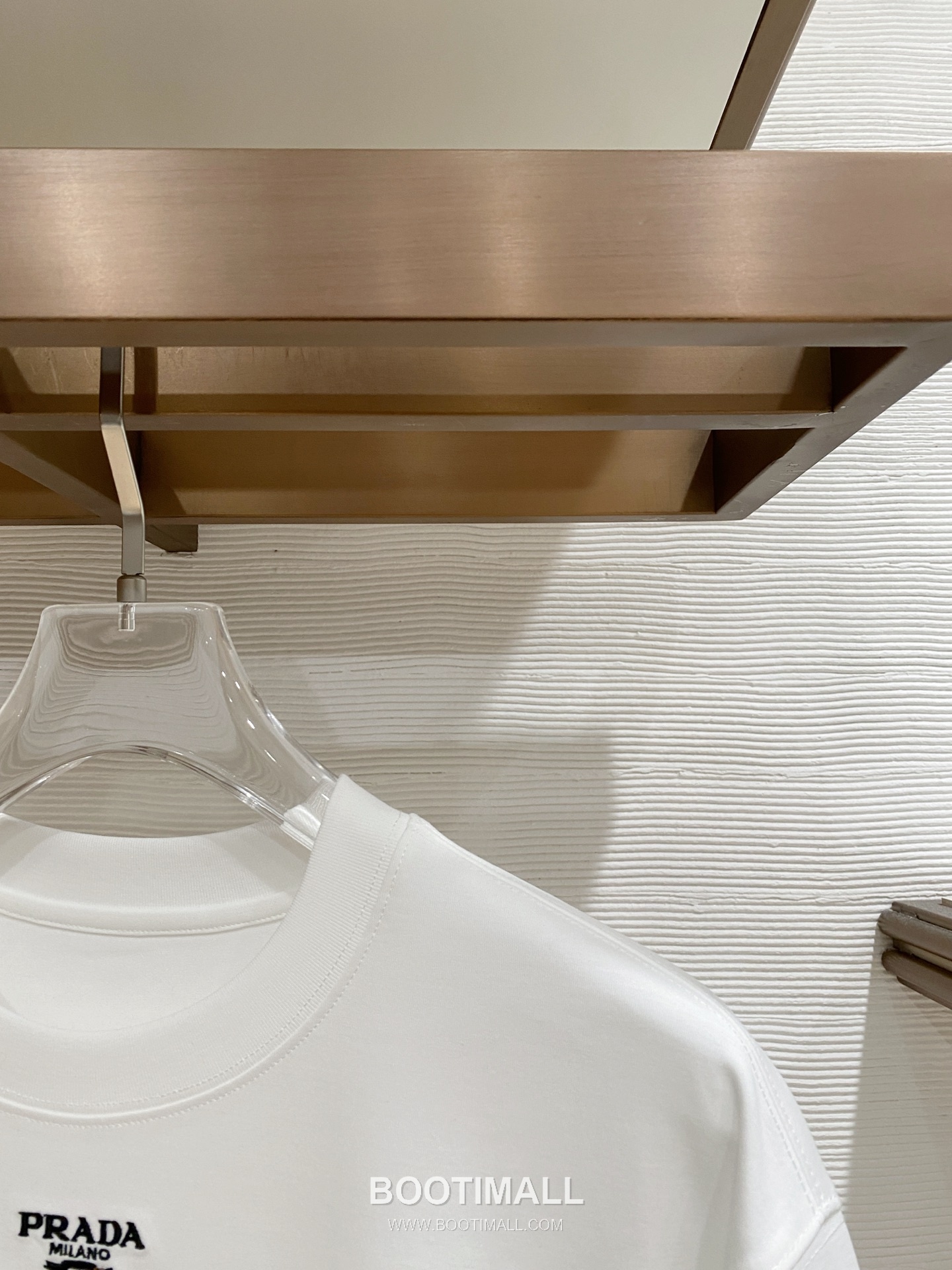 Prada Logo Cotton T-Shirt Black White 프라다 로고 코튼 티셔츠 블랙 화이트 3