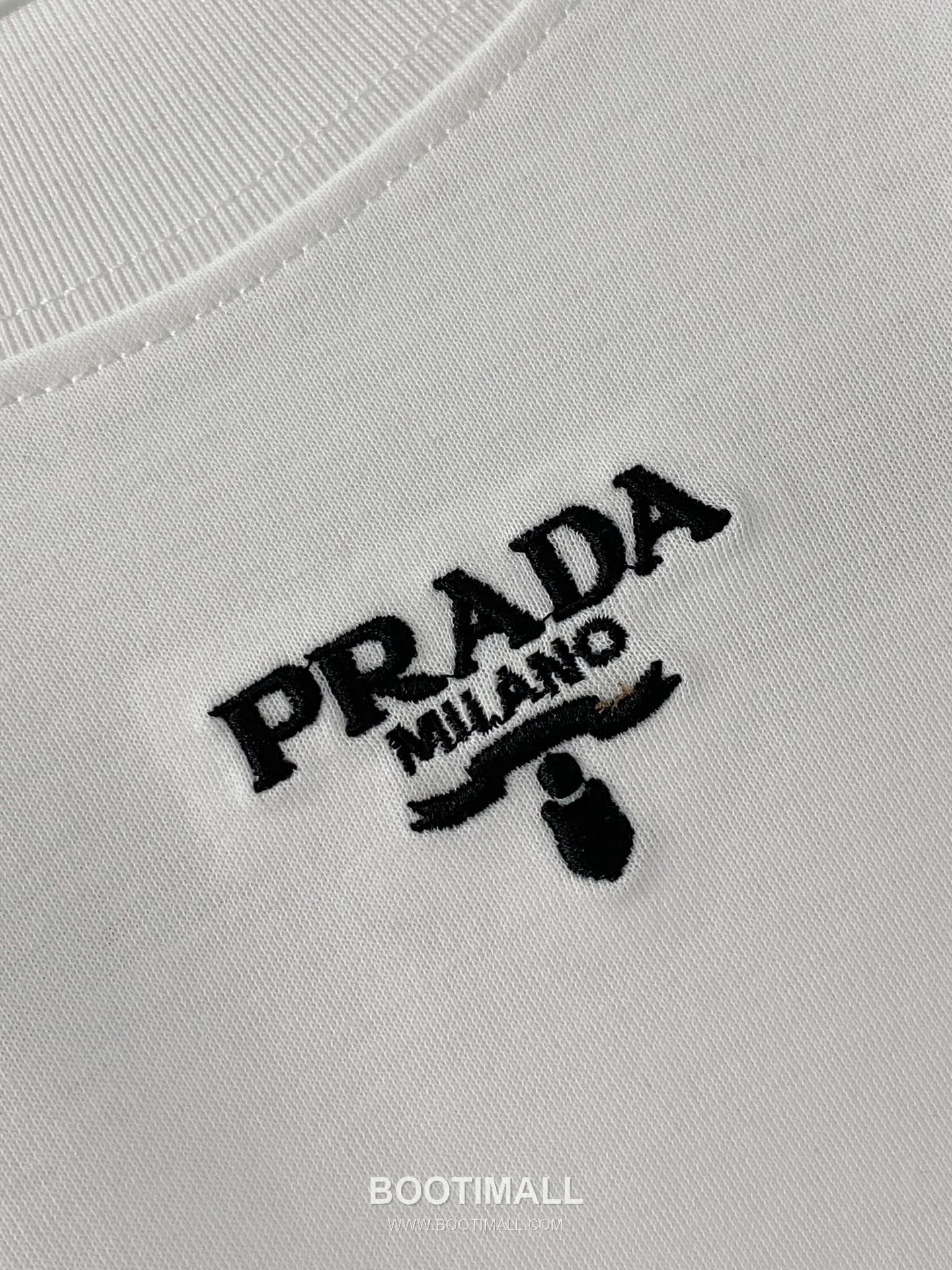 Prada Logo Cotton T-Shirt Black White 프라다 로고 코튼 티셔츠 블랙 화이트 4