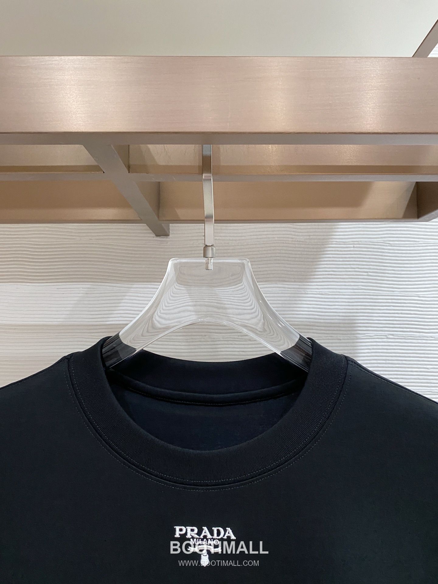 Prada Logo Cotton T-Shirt Black White 프라다 로고 코튼 티셔츠 블랙 화이트 2