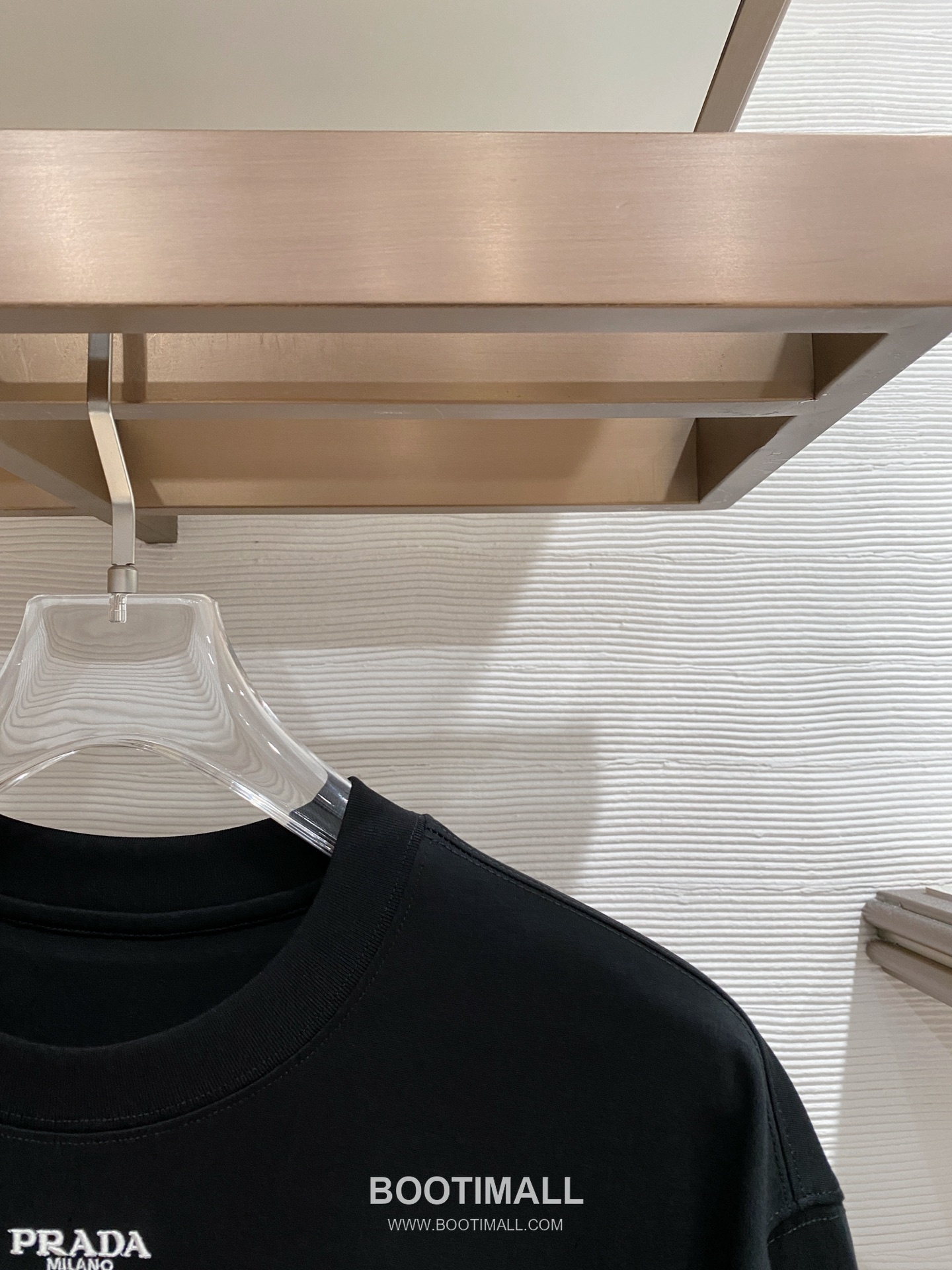 Prada Logo Cotton T-Shirt Black White 프라다 로고 코튼 티셔츠 블랙 화이트 3