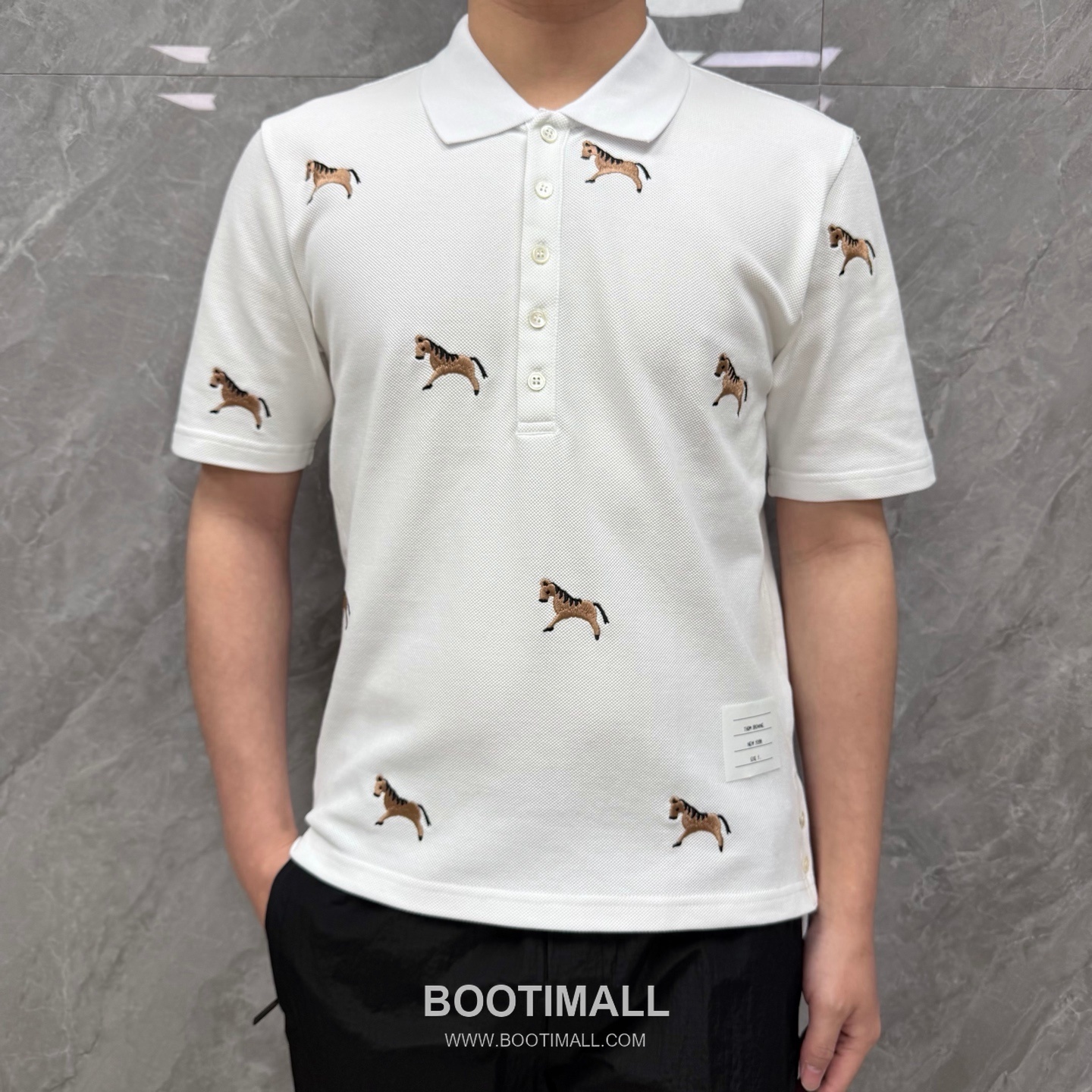 Thom Browne Horse Embroidery Polo Shirt - Year of the Horse Limited Edition Cotton Navy Blue, Gray, White Polo Shirt 말 자수 폴로 셔츠 - 말의 해 한정판 코튼 네이비 블루, 그레이, 화이트 폴로 셔츠 1, 2, 3, 4, 5 3