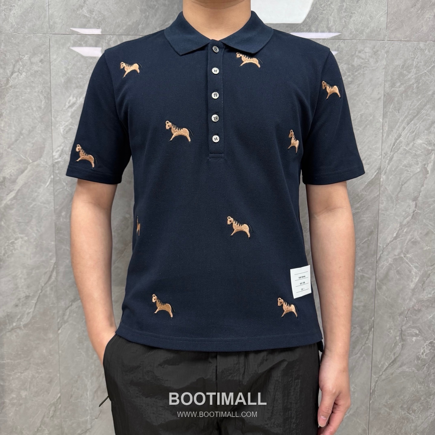 Thom Browne Horse Embroidery Polo Shirt - Year of the Horse Limited Edition Cotton Navy Blue, Gray, White Polo Shirt 말 자수 폴로 셔츠 - 말의 해 한정판 코튼 네이비 블루, 그레이, 화이트 폴로 셔츠 4