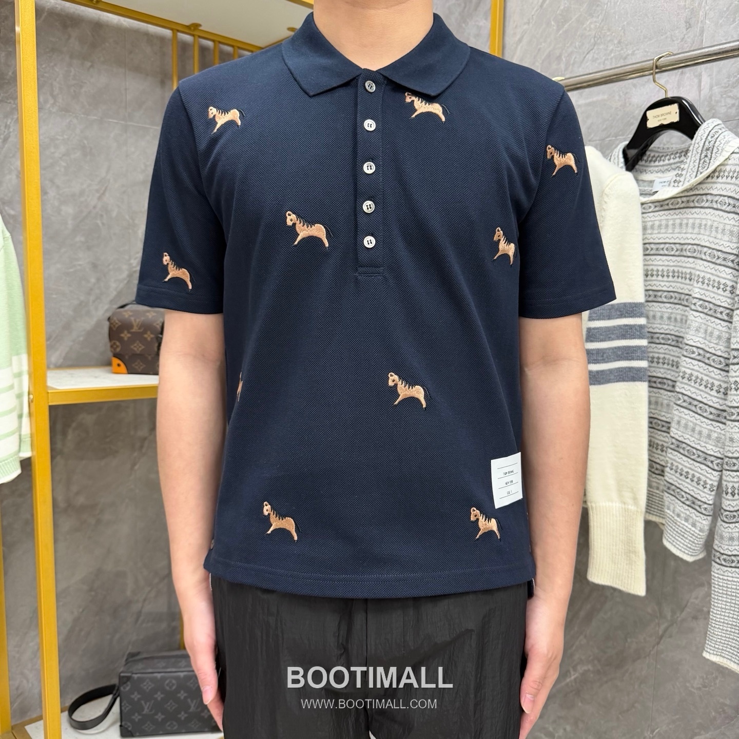 Thom Browne Horse Embroidery Polo Shirt - Year of the Horse Limited Edition Cotton Navy Blue, Gray, White Polo Shirt 말 자수 폴로 셔츠 - 말의 해 한정판 코튼 네이비 블루, 그레이, 화이트 폴로 셔츠 6