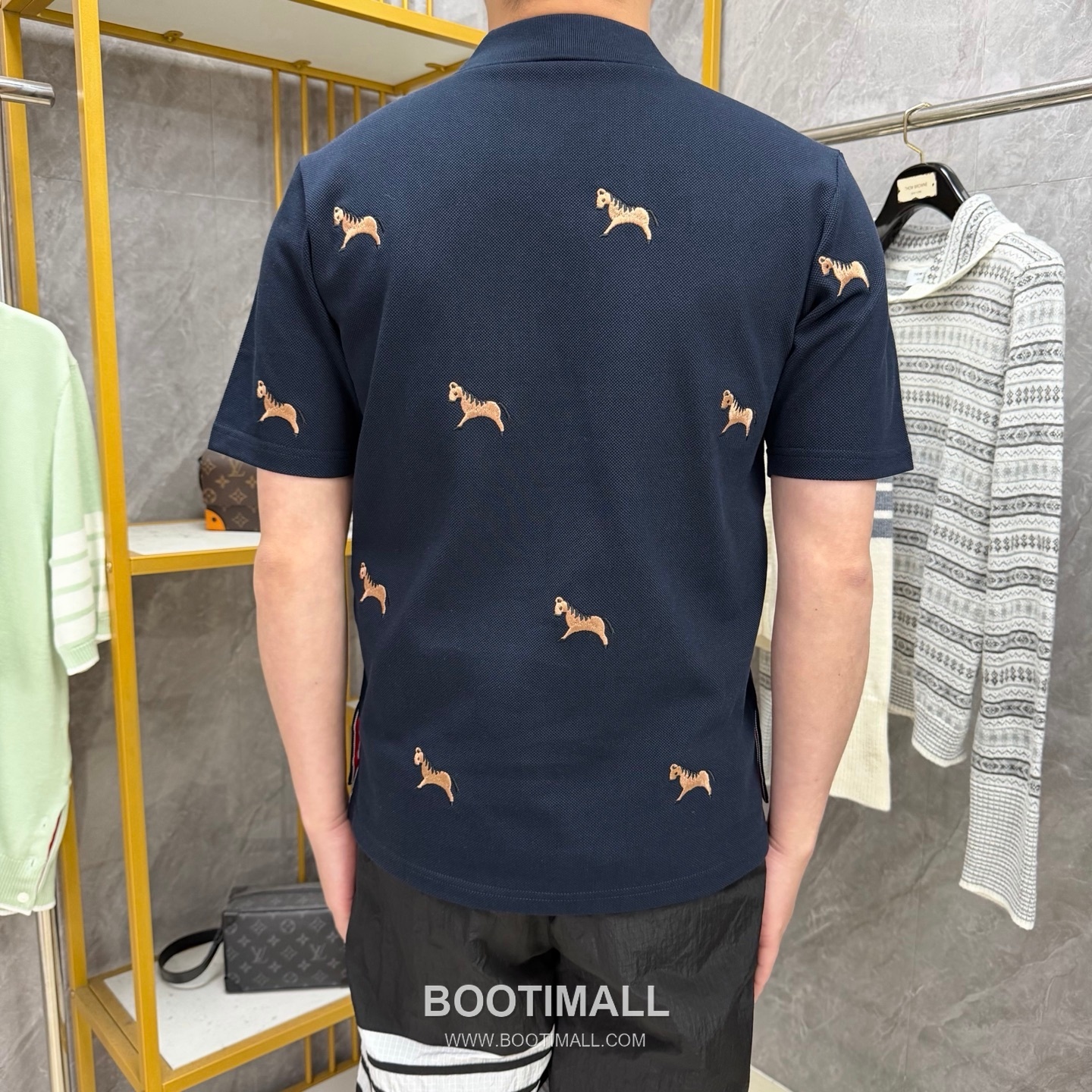 Thom Browne Horse Embroidery Polo Shirt - Year of the Horse Limited Edition Cotton Navy Blue, Gray, White Polo Shirt 말 자수 폴로 셔츠 - 말의 해 한정판 코튼 네이비 블루, 그레이, 화이트 폴로 셔츠 7