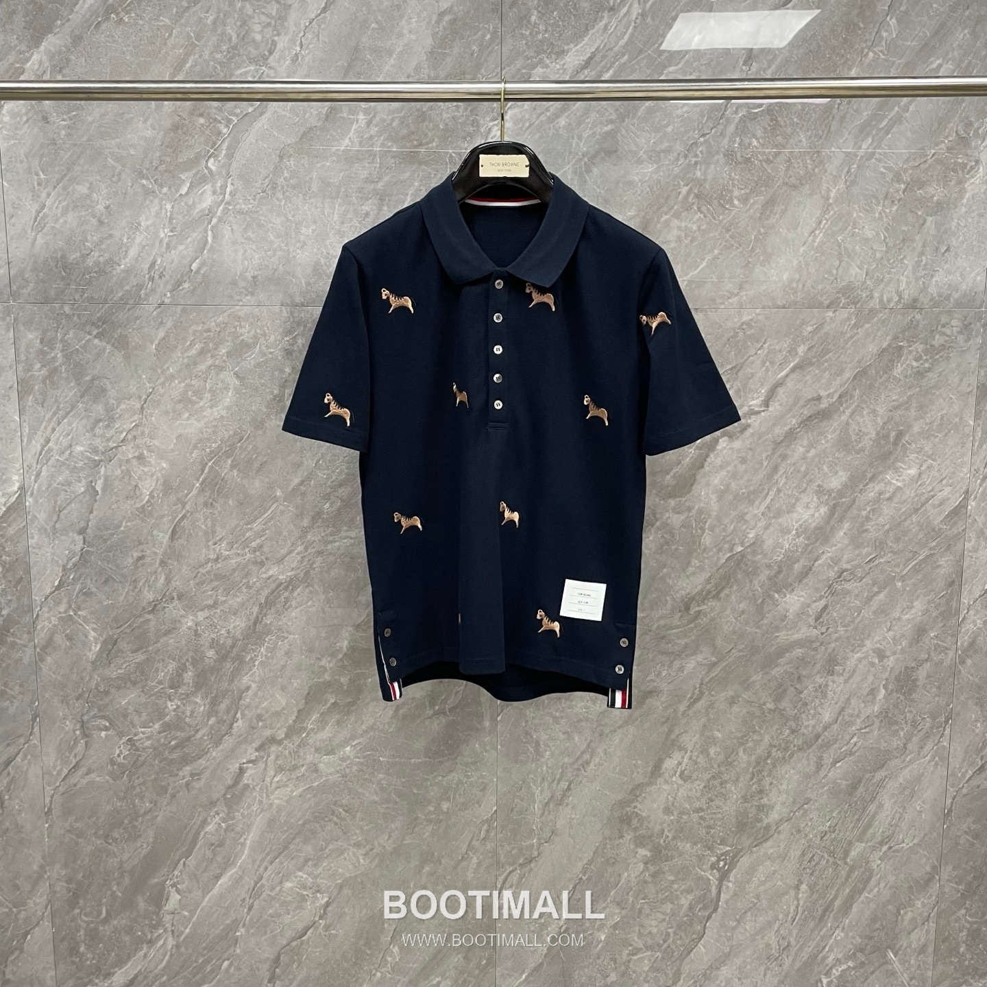 Thom Browne Horse Embroidery Polo Shirt - Year of the Horse Limited Edition Cotton Navy Blue, Gray, White Polo Shirt 말 자수 폴로 셔츠 - 말의 해 한정판 코튼 네이비 블루, 그레이, 화이트 폴로 셔츠 8