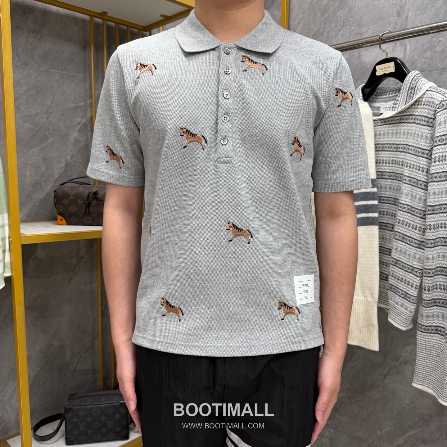 Thom Browne Horse Embroidery Polo Shirt - Year of the Horse Limited Edition Cotton Navy Blue, Gray, White Polo Shirt 말 자수 폴로 셔츠 - 말의 해 한정판 코튼 네이비 블루, 그레이, 화이트 폴로 셔츠 3