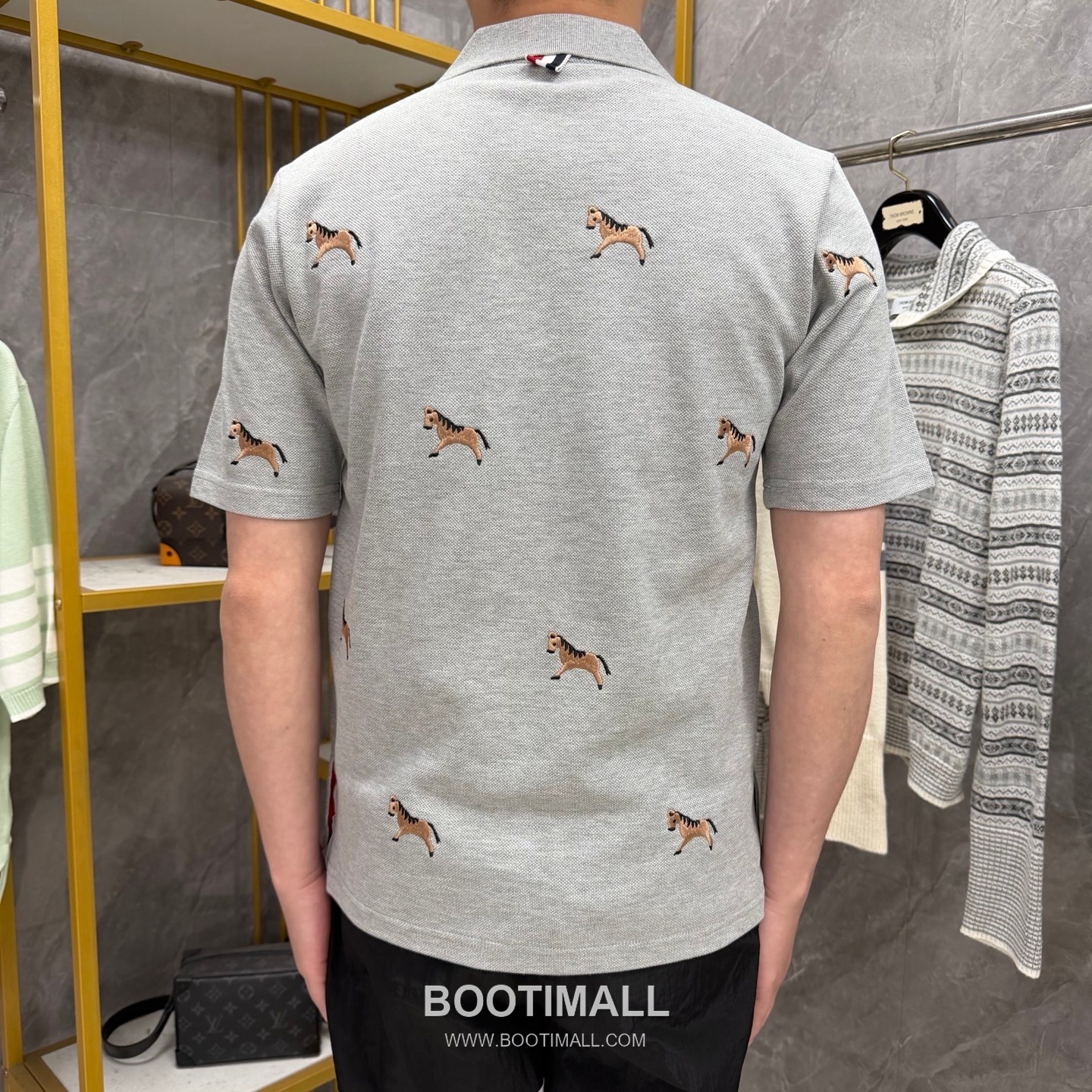 Thom Browne Horse Embroidery Polo Shirt - Year of the Horse Limited Edition Cotton Navy Blue, Gray, White Polo Shirt 말 자수 폴로 셔츠 - 말의 해 한정판 코튼 네이비 블루, 그레이, 화이트 폴로 셔츠 4