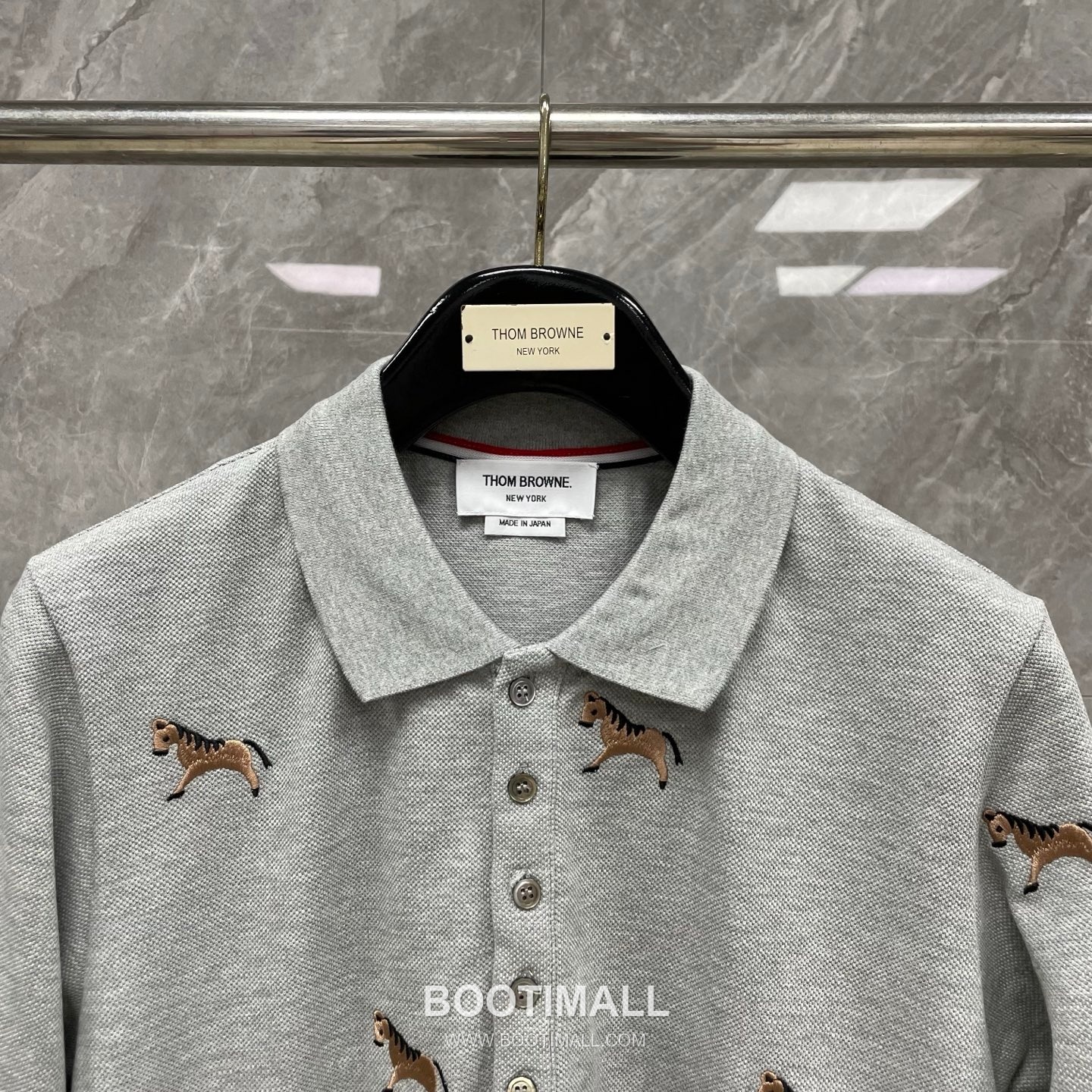 Thom Browne Horse Embroidery Polo Shirt - Year of the Horse Limited Edition Cotton Navy Blue, Gray, White Polo Shirt 말 자수 폴로 셔츠 - 말의 해 한정판 코튼 네이비 블루, 그레이, 화이트 폴로 셔츠 6