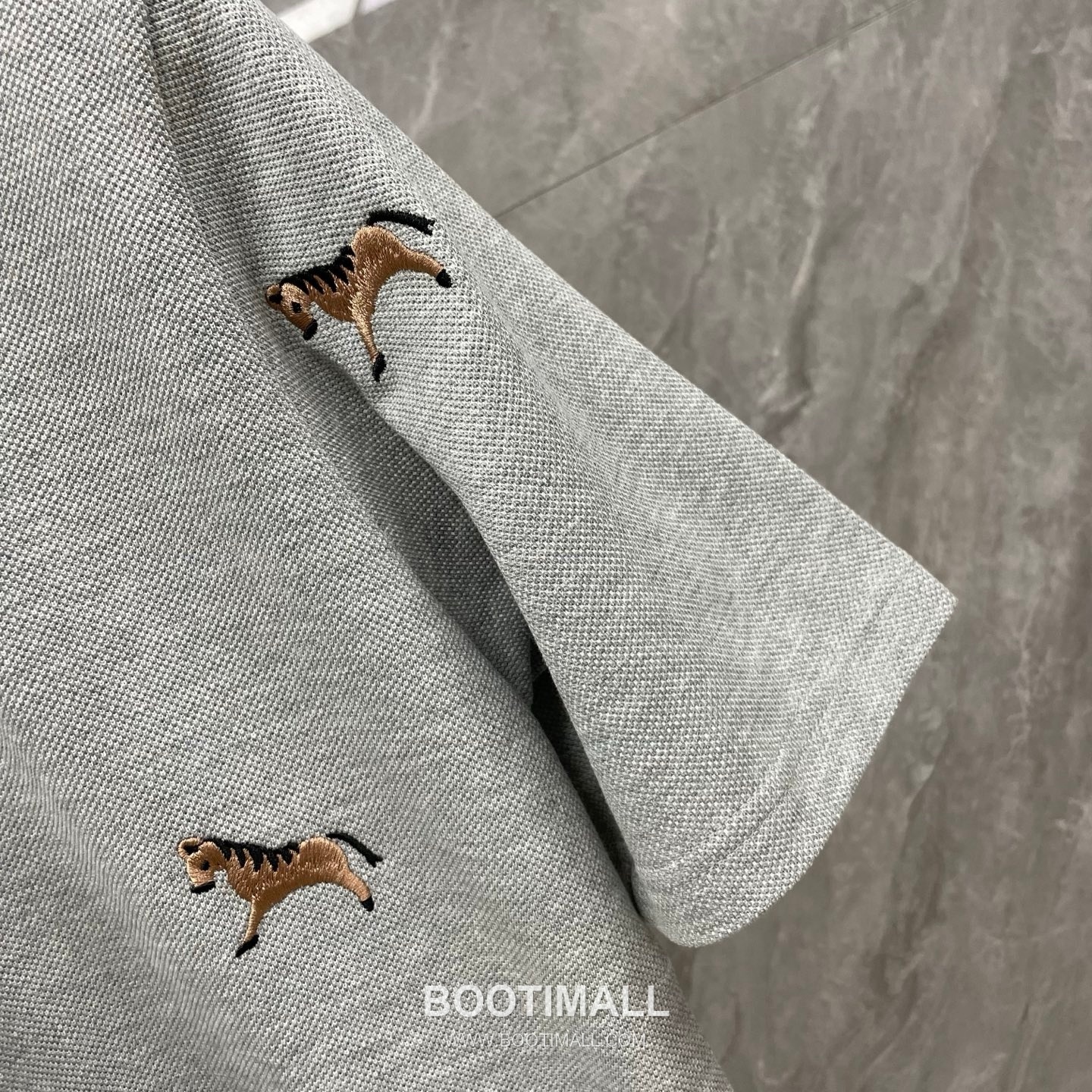 Thom Browne Horse Embroidery Polo Shirt - Year of the Horse Limited Edition Cotton Navy Blue, Gray, White Polo Shirt 말 자수 폴로 셔츠 - 말의 해 한정판 코튼 네이비 블루, 그레이, 화이트 폴로 셔츠 8