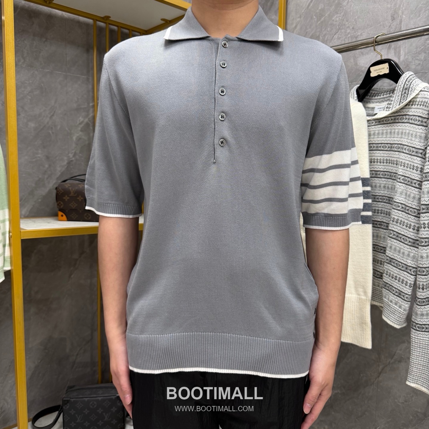 Thom Browne Four-Stripe Silk Short Sleeve Polo Shirt Mulberry Silk, Cotton Blend Gray, Navy, Blue, Mint Green Polo Shirt 4- 바 실크 반팔 폴로 셔츠 상급 실크, 코튼 혼방 그레이, 네이비, 블루, 민트 그린 폴로 셔츠 1, 2, 3, 4 6