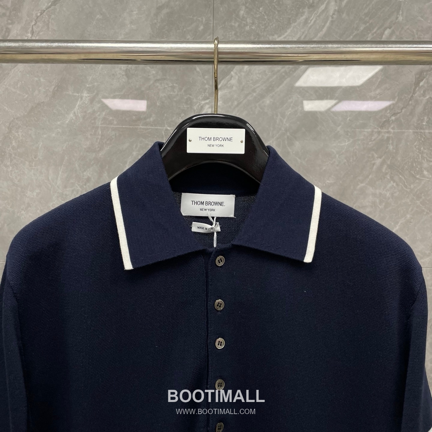 Thom Browne Four-Stripe Silk Short Sleeve Polo Shirt Mulberry Silk, Cotton Blend Gray, Navy, Blue, Mint Green Polo Shirt 4- 바 실크 반팔 폴로 셔츠 상급 실크, 코튼 혼방 그레이, 네이비, 블루, 민트 그린 폴로 셔츠 9