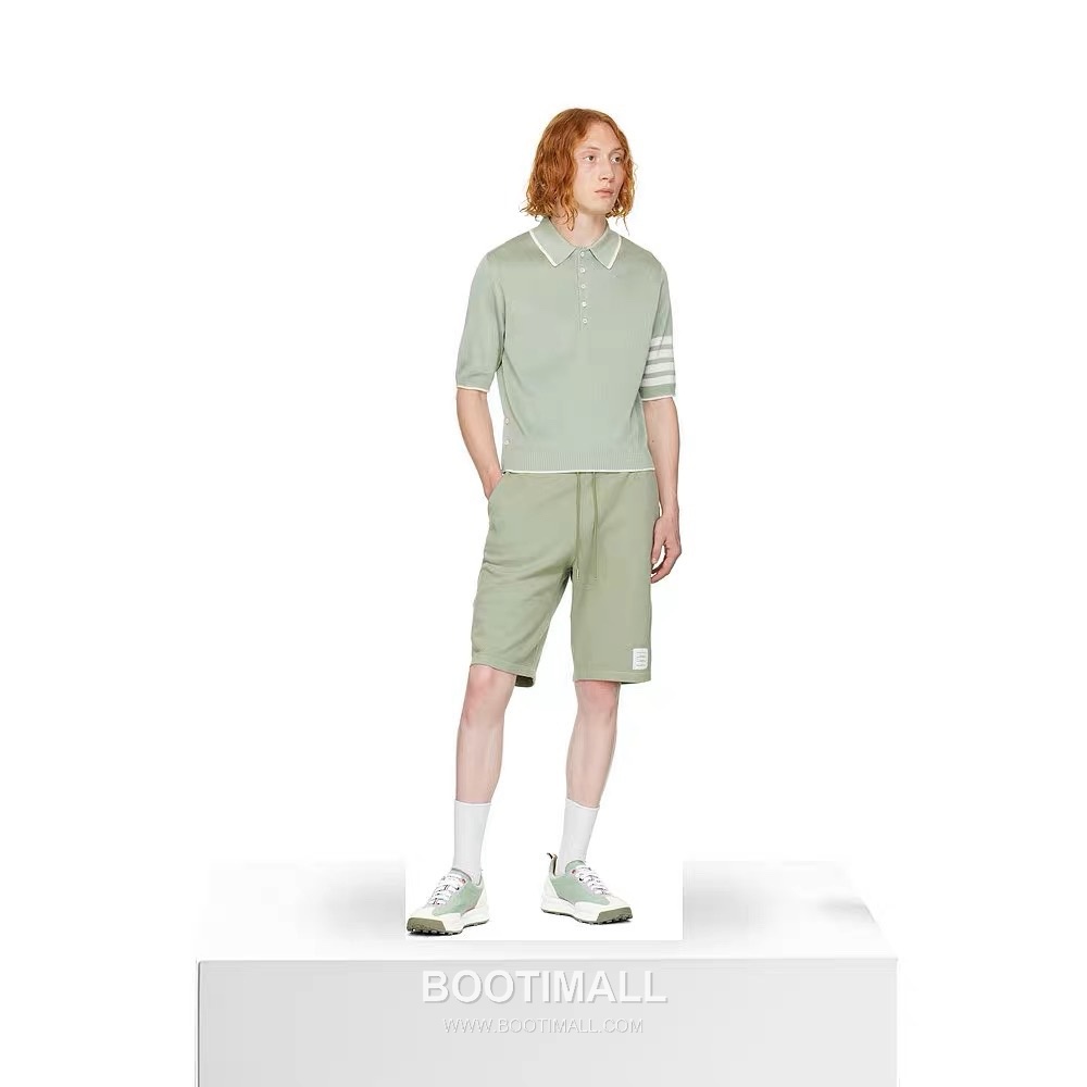 Thom Browne Four-Stripe Silk Short Sleeve Polo Shirt Mulberry Silk, Cotton Blend Gray, Navy, Blue, Mint Green Polo Shirt 4- 바 실크 반팔 폴로 셔츠 상급 실크, 코튼 혼방 그레이, 네이비, 블루, 민트 그린 폴로 셔츠 1