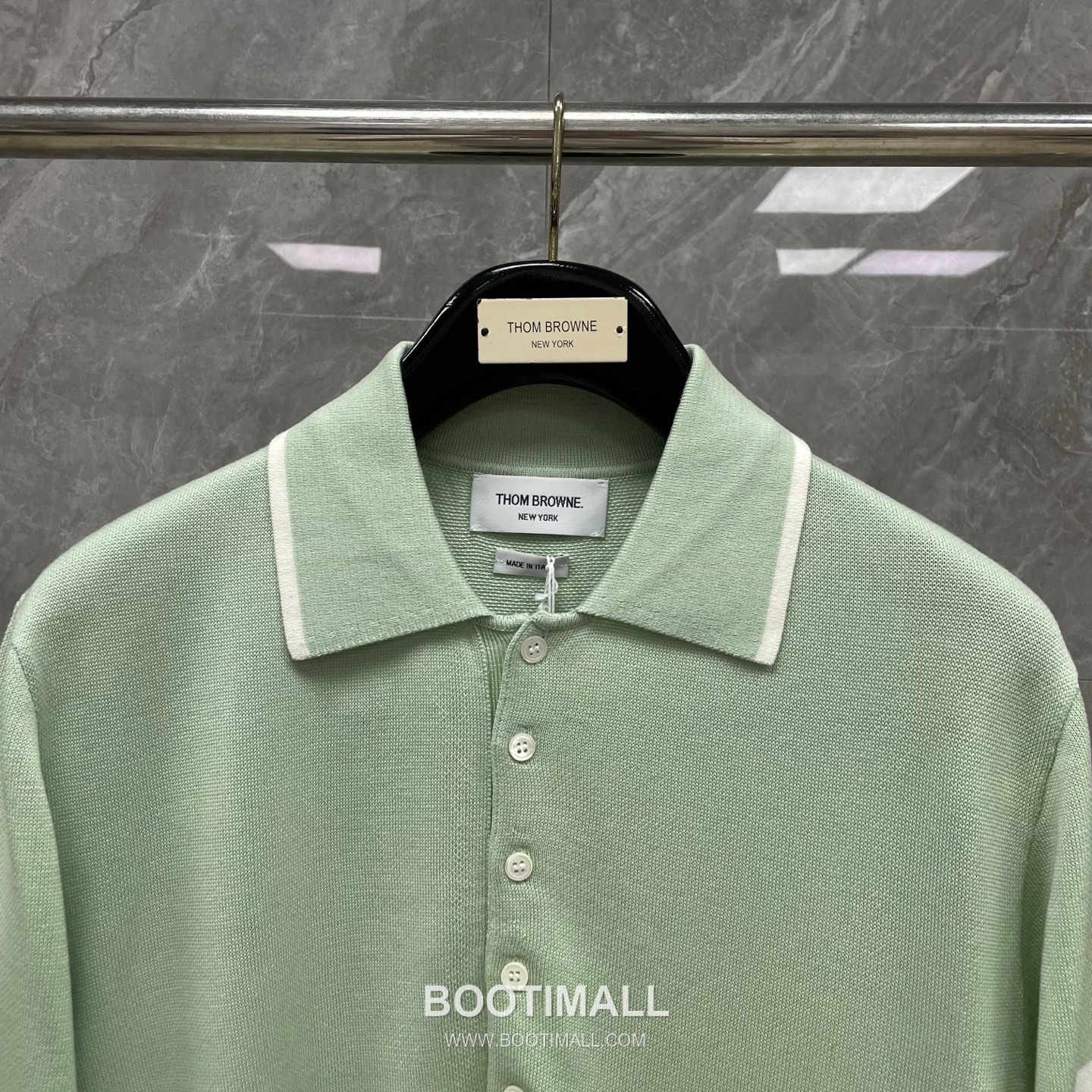 Thom Browne Four-Stripe Silk Short Sleeve Polo Shirt Mulberry Silk, Cotton Blend Gray, Navy, Blue, Mint Green Polo Shirt 4- 바 실크 반팔 폴로 셔츠 상급 실크, 코튼 혼방 그레이, 네이비, 블루, 민트 그린 폴로 셔츠 9