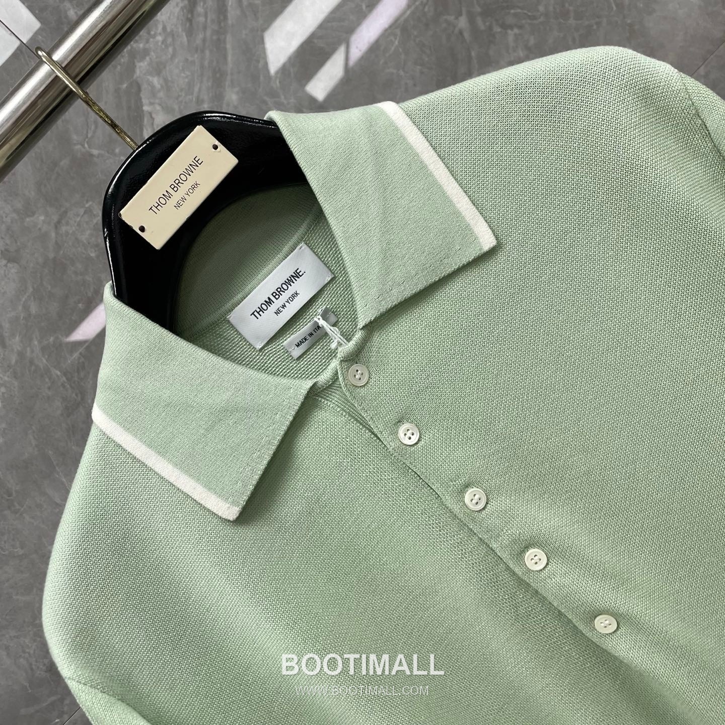 Thom Browne Four-Stripe Silk Short Sleeve Polo Shirt Mulberry Silk, Cotton Blend Gray, Navy, Blue, Mint Green Polo Shirt 4- 바 실크 반팔 폴로 셔츠 상급 실크, 코튼 혼방 그레이, 네이비, 블루, 민트 그린 폴로 셔츠 10