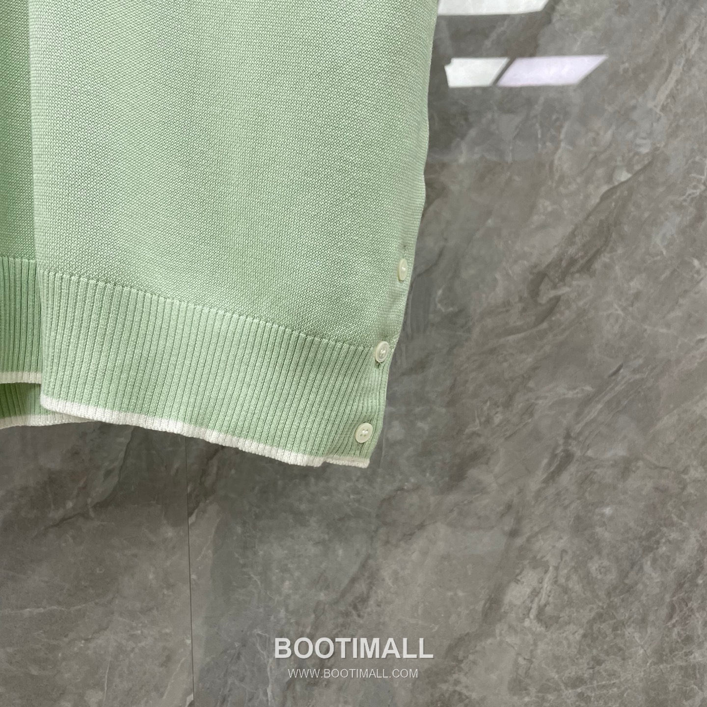 Thom Browne Four-Stripe Silk Short Sleeve Polo Shirt Mulberry Silk, Cotton Blend Gray, Navy, Blue, Mint Green Polo Shirt 4- 바 실크 반팔 폴로 셔츠 상급 실크, 코튼 혼방 그레이, 네이비, 블루, 민트 그린 폴로 셔츠 12