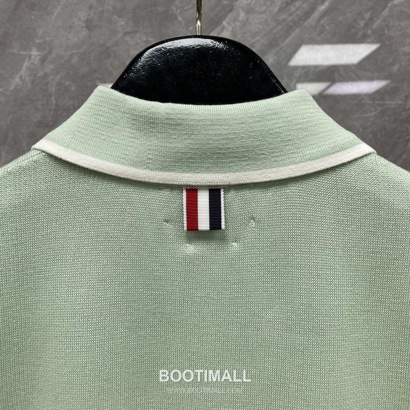 Thom Browne Four-Stripe Silk Short Sleeve Polo Shirt Mulberry Silk, Cotton Blend Gray, Navy, Blue, Mint Green Polo Shirt 4- 바 실크 반팔 폴로 셔츠 상급 실크, 코튼 혼방 그레이, 네이비, 블루, 민트 그린 폴로 셔츠 14