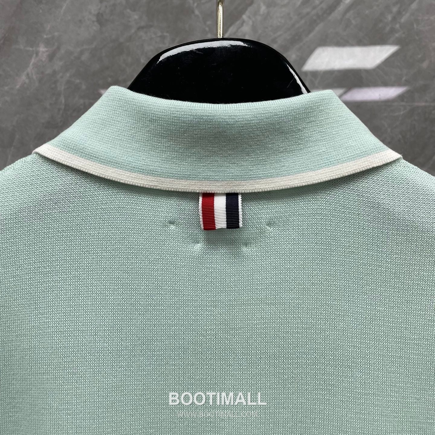 Thom Browne Four-Stripe Silk Short Sleeve Polo Shirt Mulberry Silk, Cotton Blend Gray, Navy, Blue, Mint Green Polo Shirt 4- 바 실크 반팔 폴로 셔츠 상급 실크, 코튼 혼방 그레이, 네이비, 블루, 민트 그린 폴로 셔츠 11