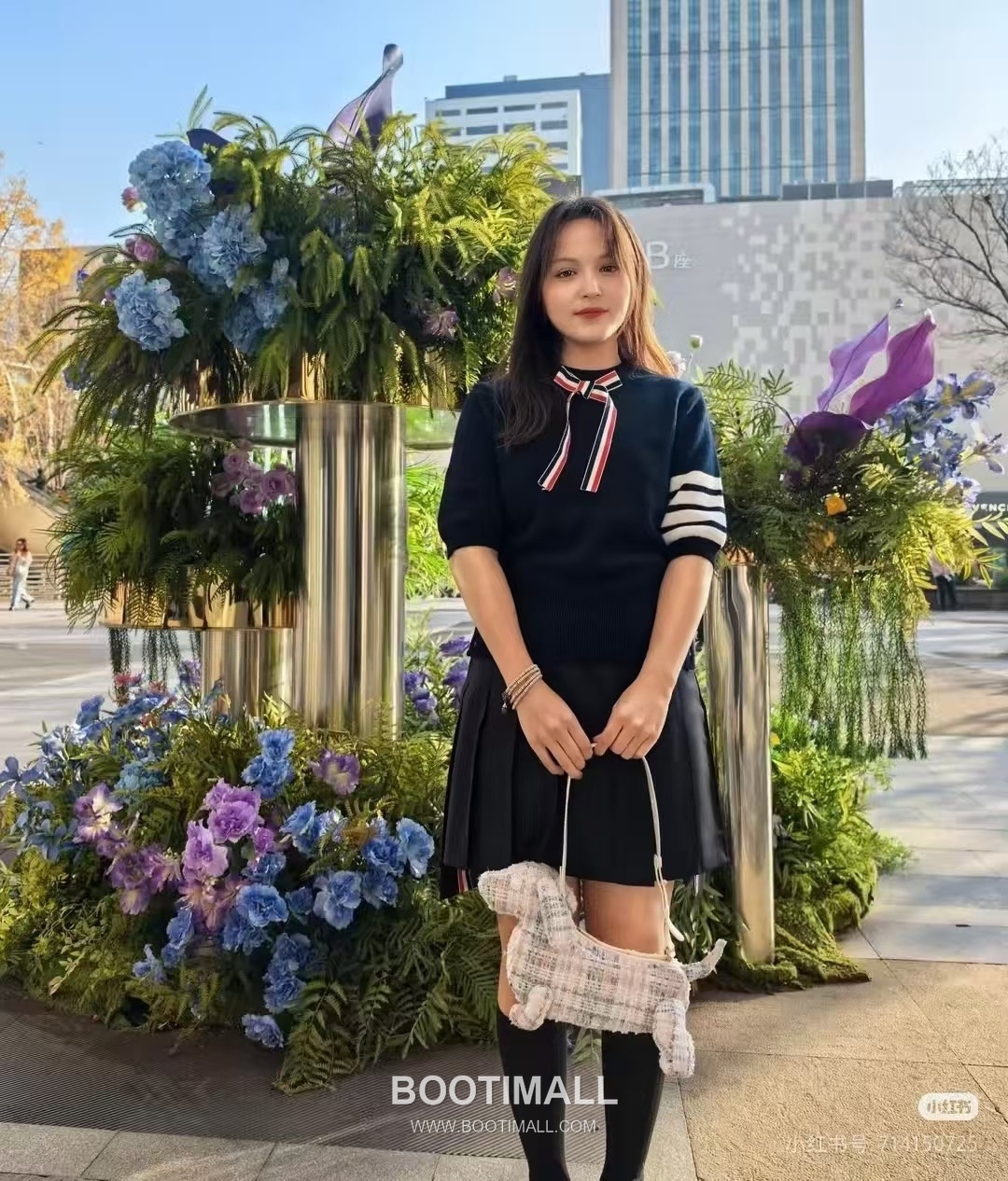 Thom Browne Horse Graphic Short Sleeve T-Shirt Cotton Navy T-Shirt 말 그래픽 반팔 티셔츠 코튼 네이비 티셔츠 0, 1, 2 5