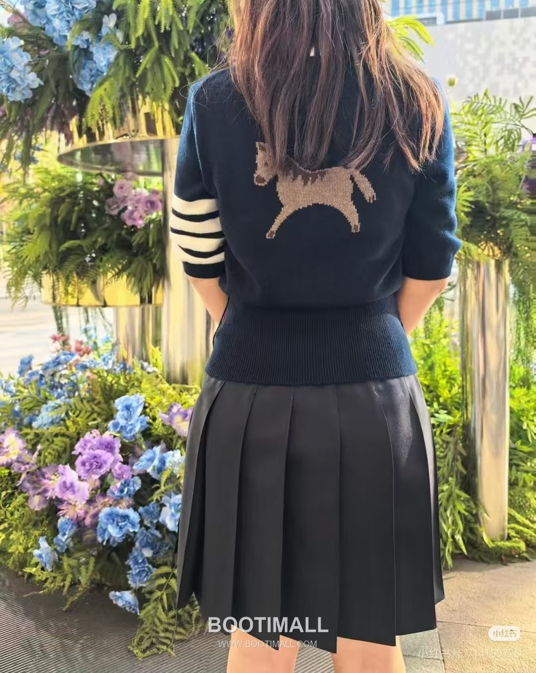 Thom Browne Horse Graphic Short Sleeve T-Shirt Cotton Navy T-Shirt 말 그래픽 반팔 티셔츠 코튼 네이비 티셔츠 0, 1, 2 6