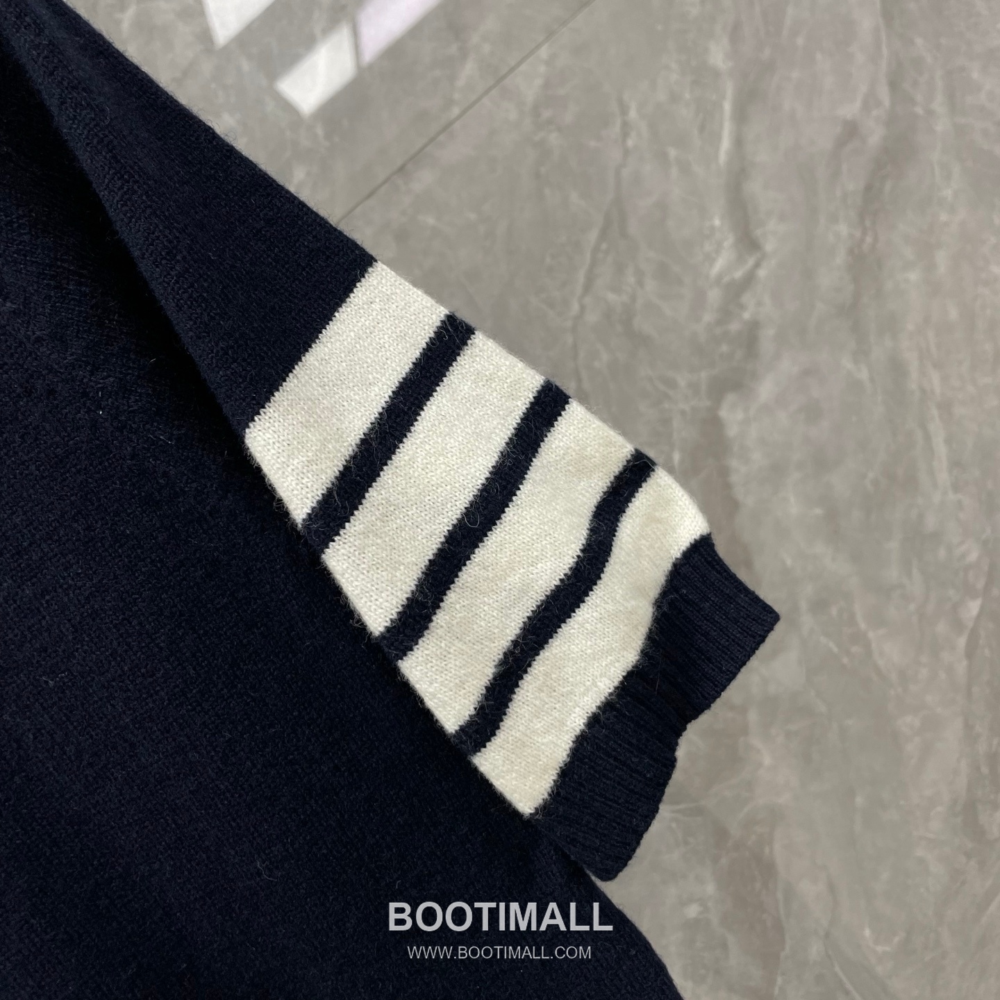 Thom Browne Horse Graphic Short Sleeve T-Shirt Cotton Navy T-Shirt 말 그래픽 반팔 티셔츠 코튼 네이비 티셔츠 0, 1, 2 10