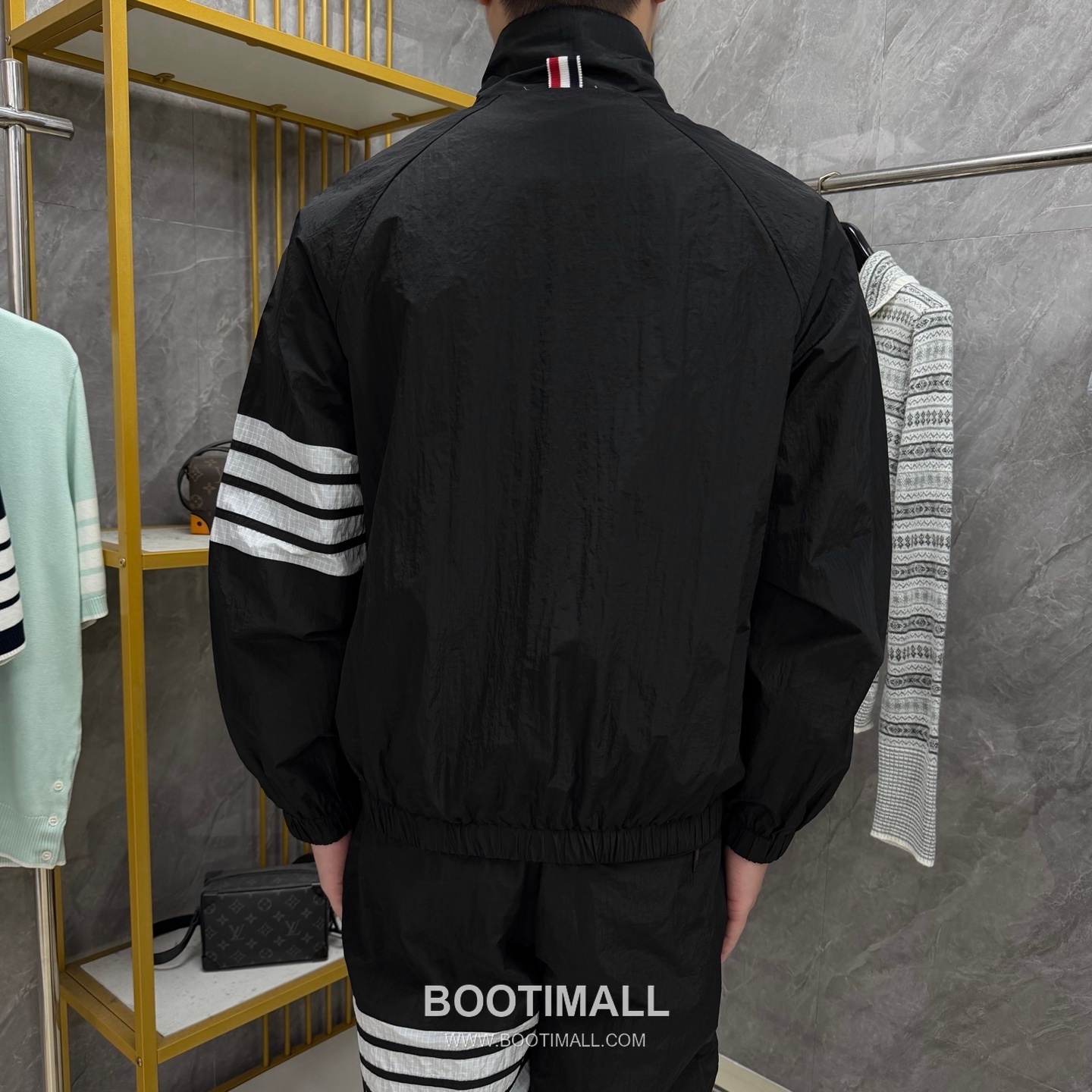 Thom Browne Four-Bar Stripe Stand Collar Windbreaker Jacket Nylon Black Jacket 포 바 스트라이프 스탠드 칼라 윈드브레이커 자켓 나일론 블랙 자켓 1, 2, 3, 4 7