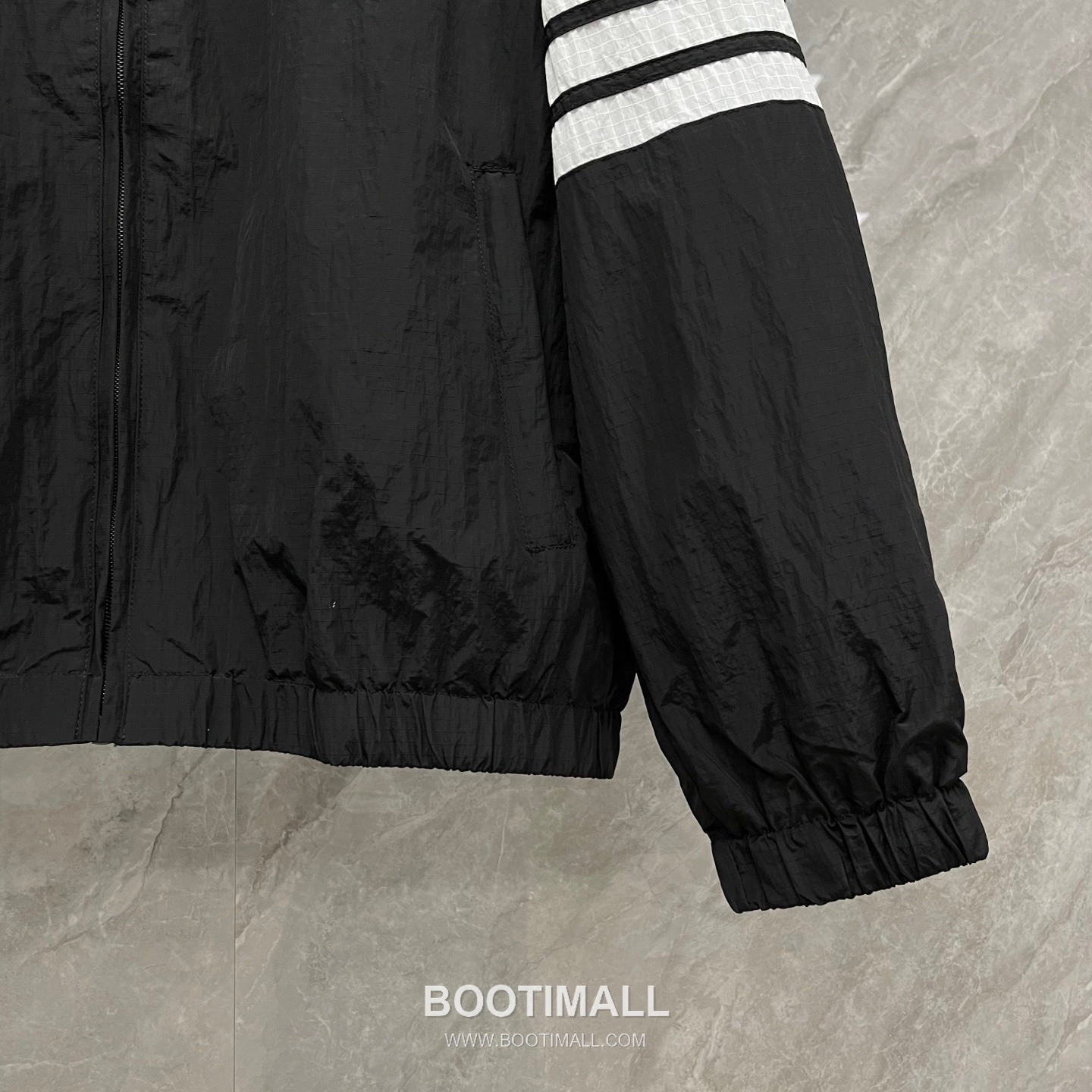 Thom Browne Four-Bar Stripe Stand Collar Windbreaker Jacket Nylon Black Jacket 포 바 스트라이프 스탠드 칼라 윈드브레이커 자켓 나일론 블랙 자켓 1, 2, 3, 4 14