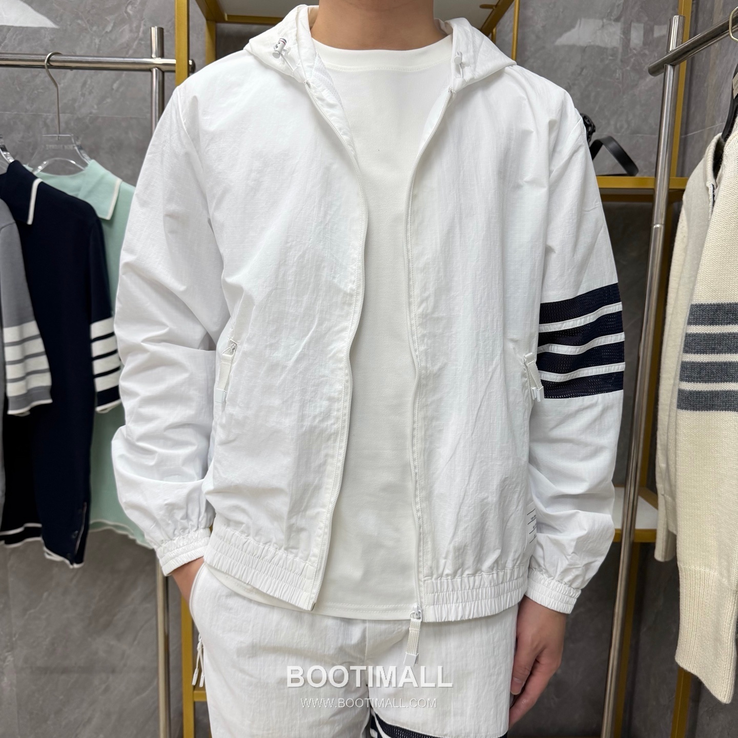 Thom Browne Four-Stripe Mesh Zip Hooded Jacket Nylon, Cotton Gray, Navy, White Jacket 4 줄 스트라이프 메쉬 지퍼 후드 자켓 나일론, 코튼 그레이, 네이비, 화이트 자켓 6