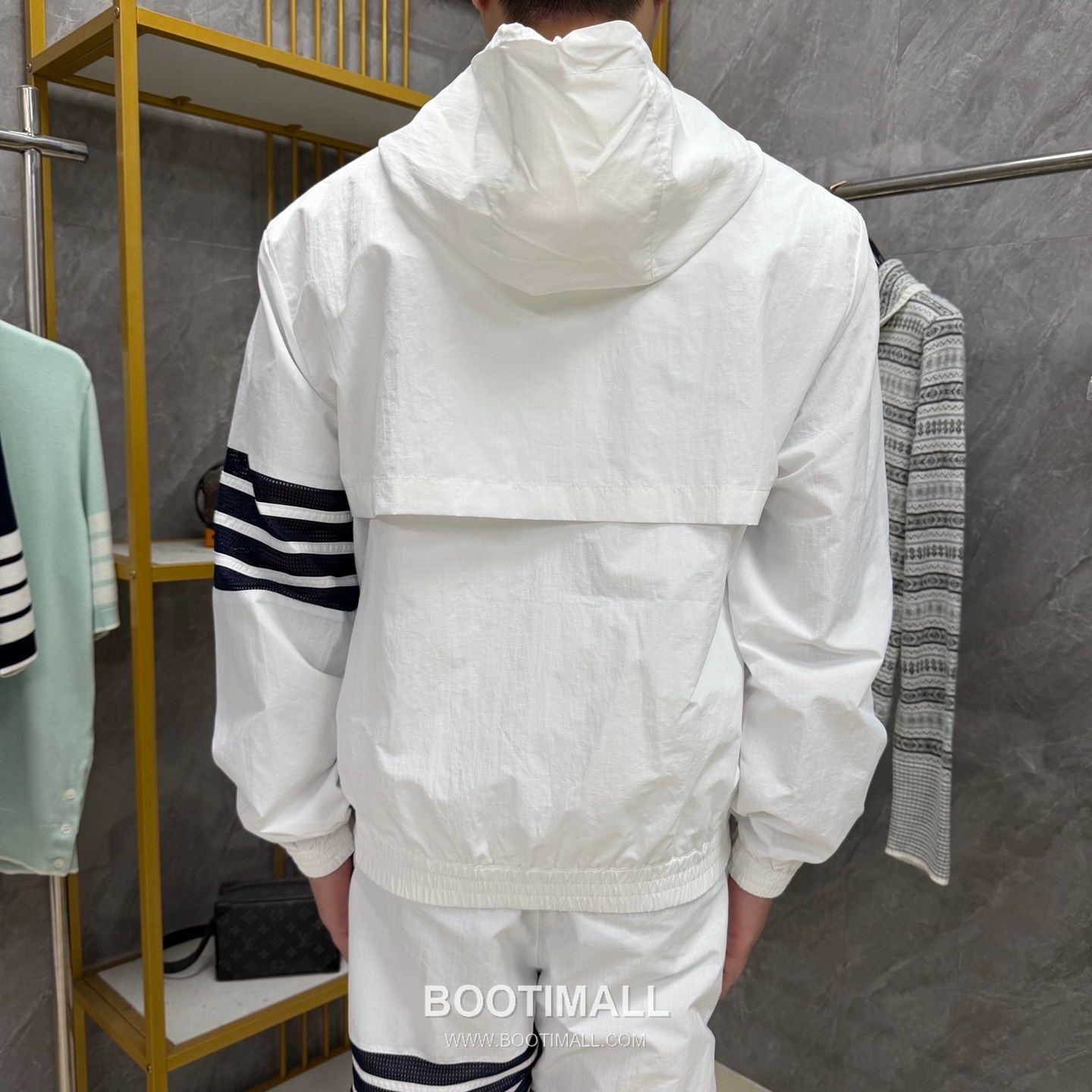 Thom Browne Four-Stripe Mesh Zip Hooded Jacket Nylon, Cotton Gray, Navy, White Jacket 4 줄 스트라이프 메쉬 지퍼 후드 자켓 나일론, 코튼 그레이, 네이비, 화이트 자켓 8