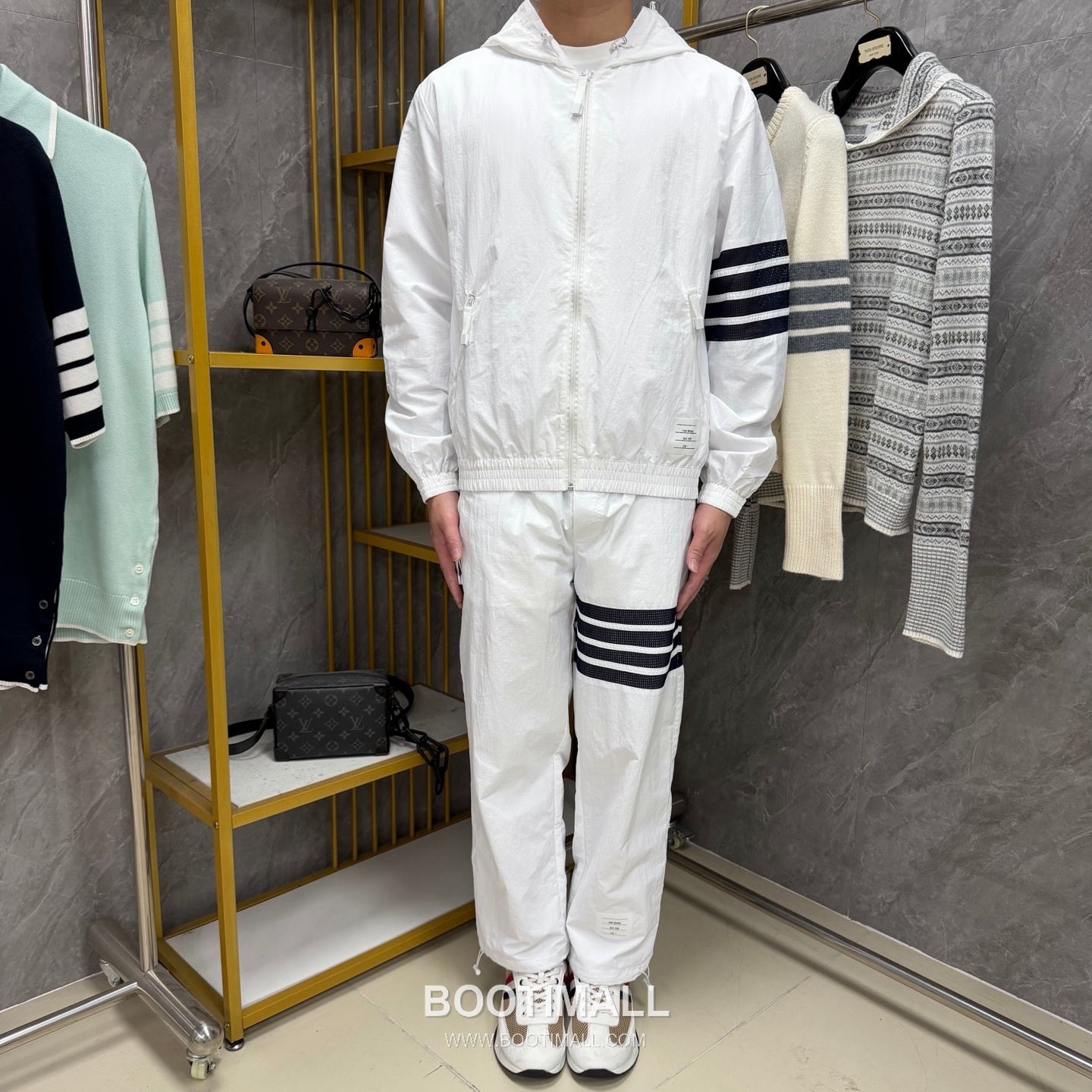 Thom Browne Four-Stripe Mesh Zip Hooded Jacket Nylon, Cotton Gray, Navy, White Jacket 4 줄 스트라이프 메쉬 지퍼 후드 자켓 나일론, 코튼 그레이, 네이비, 화이트 자켓 9
