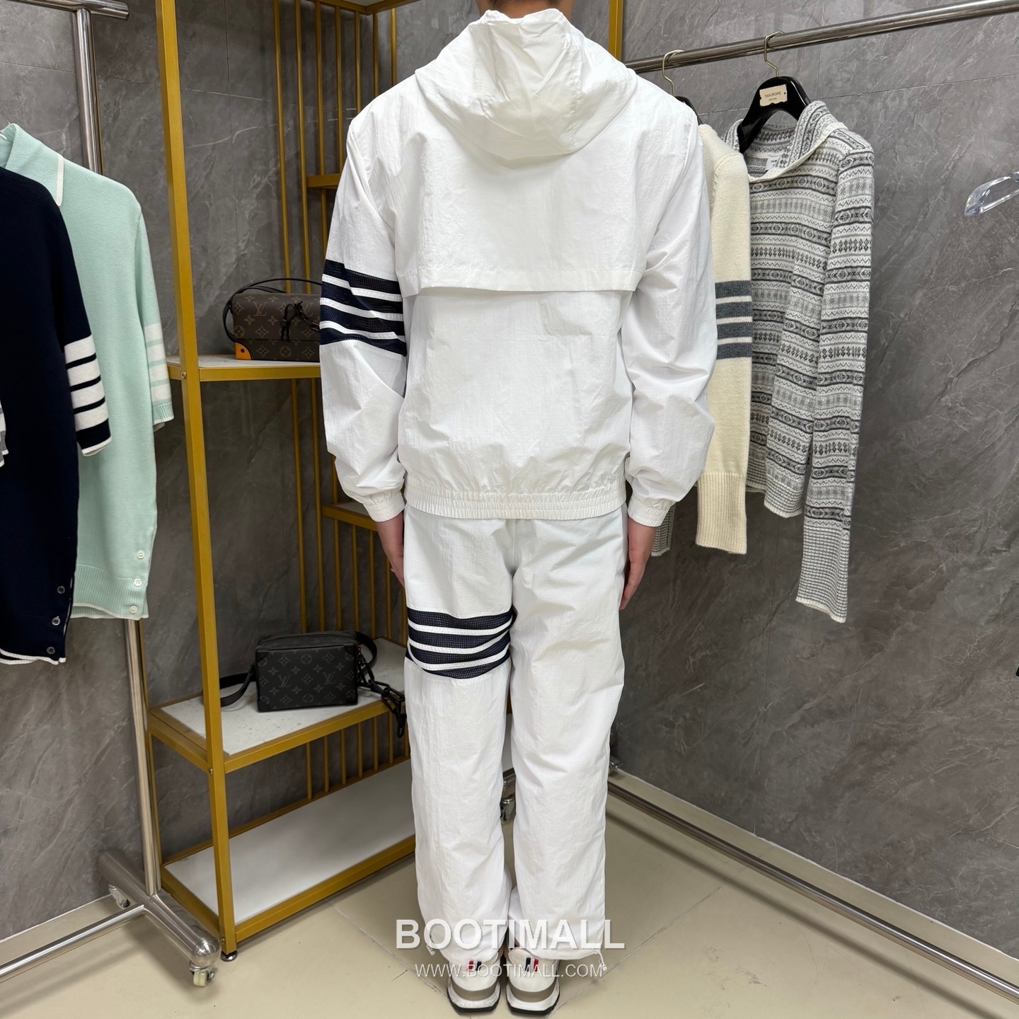 Thom Browne Four-Stripe Mesh Zip Hooded Jacket Nylon, Cotton Gray, Navy, White Jacket 4 줄 스트라이프 메쉬 지퍼 후드 자켓 나일론, 코튼 그레이, 네이비, 화이트 자켓 10