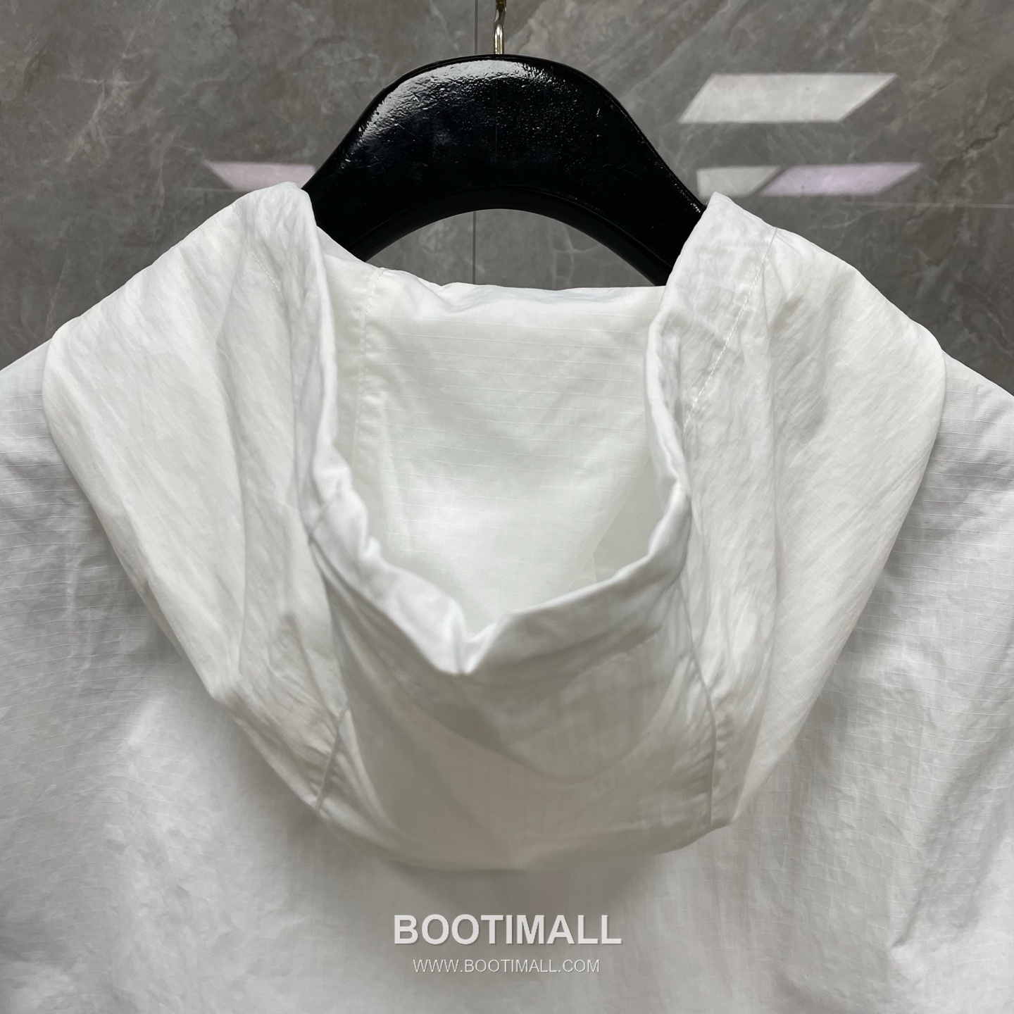 Thom Browne Four-Stripe Mesh Zip Hooded Jacket Nylon, Cotton Gray, Navy, White Jacket 4 줄 스트라이프 메쉬 지퍼 후드 자켓 나일론, 코튼 그레이, 네이비, 화이트 자켓 17