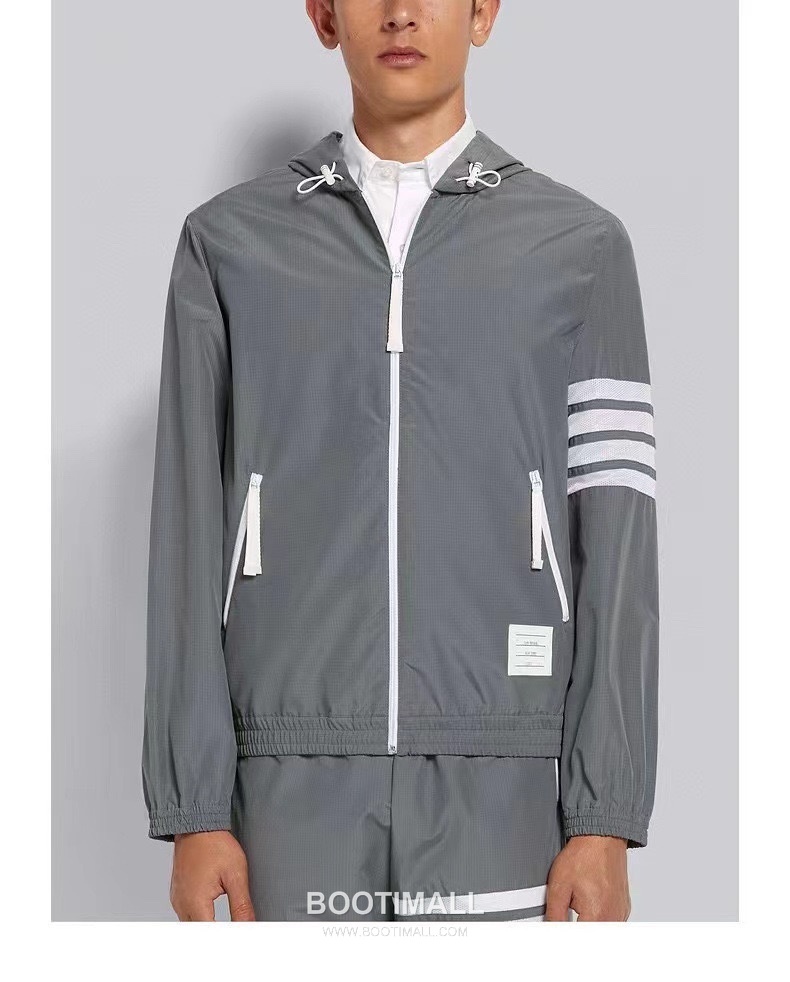 Thom Browne Four-Stripe Mesh Zip Hooded Jacket Nylon, Cotton Gray, Navy, White Jacket 4 줄 스트라이프 메쉬 지퍼 후드 자켓 나일론, 코튼 그레이, 네이비, 화이트 자켓 1
