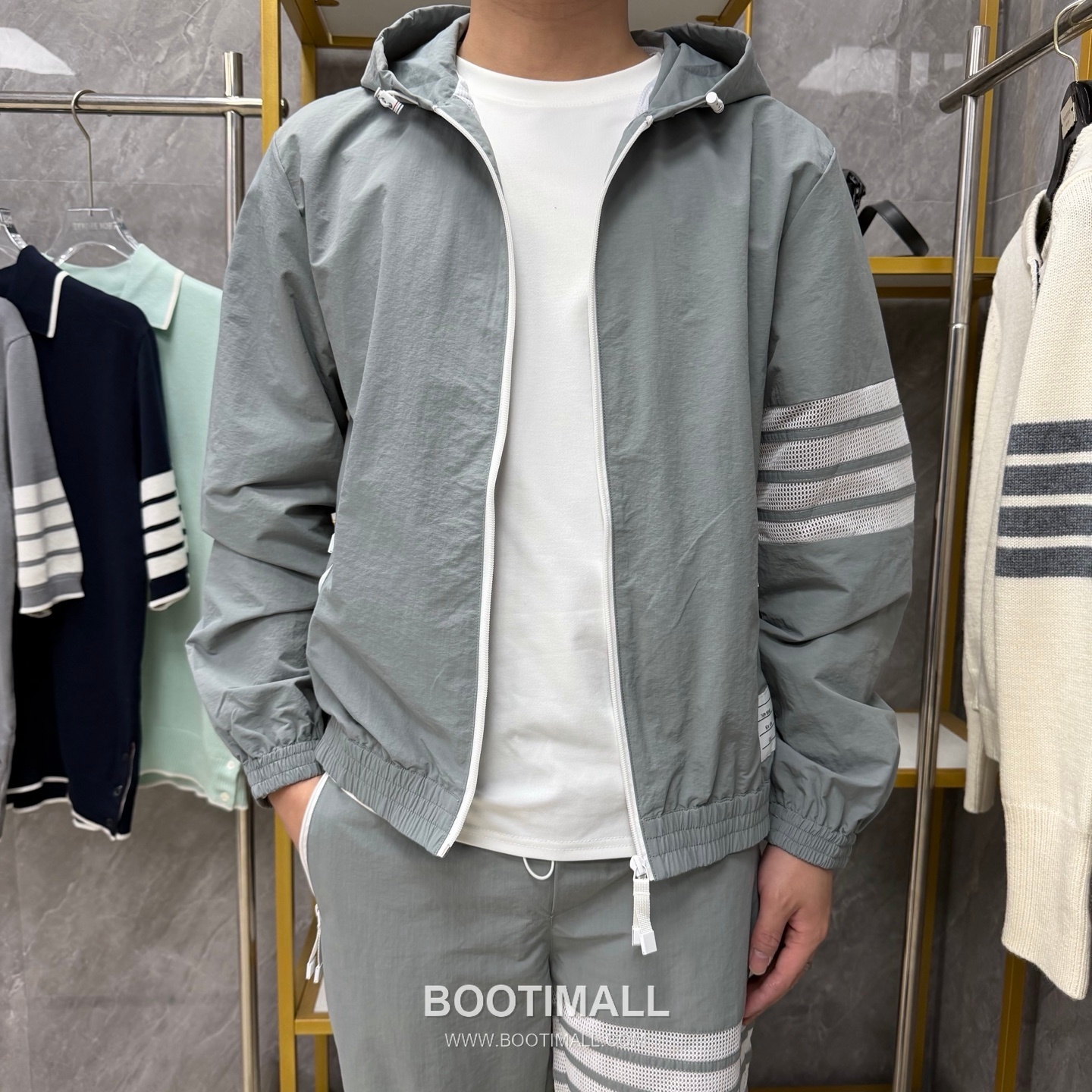 Thom Browne Four-Stripe Mesh Zip Hooded Jacket Nylon, Cotton Gray, Navy, White Jacket 4 줄 스트라이프 메쉬 지퍼 후드 자켓 나일론, 코튼 그레이, 네이비, 화이트 자켓 5