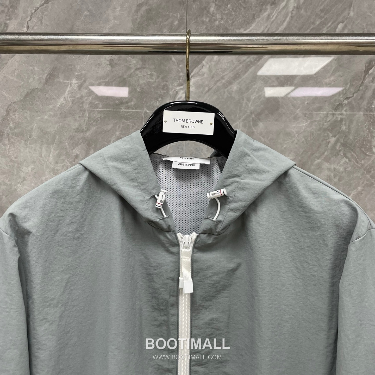 Thom Browne Four-Stripe Mesh Zip Hooded Jacket Nylon, Cotton Gray, Navy, White Jacket 4 줄 스트라이프 메쉬 지퍼 후드 자켓 나일론, 코튼 그레이, 네이비, 화이트 자켓 11