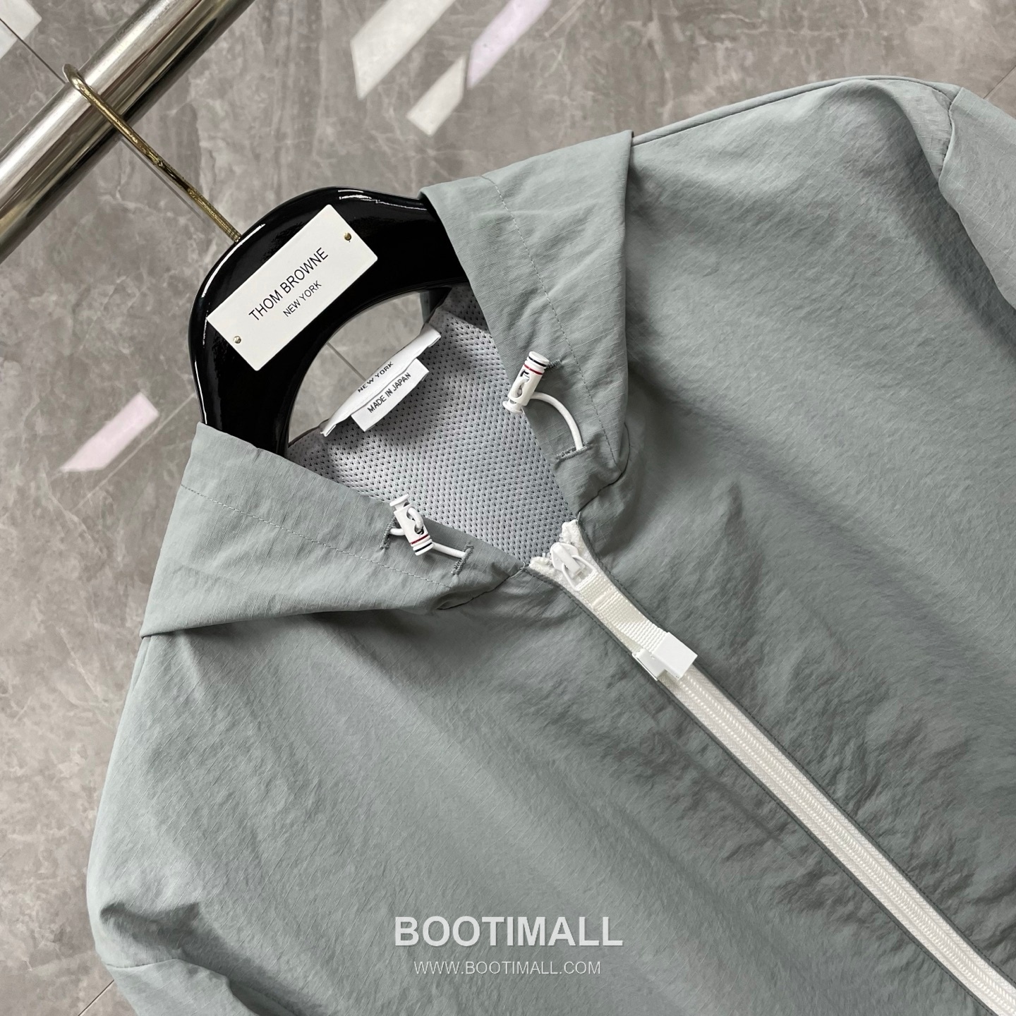 Thom Browne Four-Stripe Mesh Zip Hooded Jacket Nylon, Cotton Gray, Navy, White Jacket 4 줄 스트라이프 메쉬 지퍼 후드 자켓 나일론, 코튼 그레이, 네이비, 화이트 자켓 12