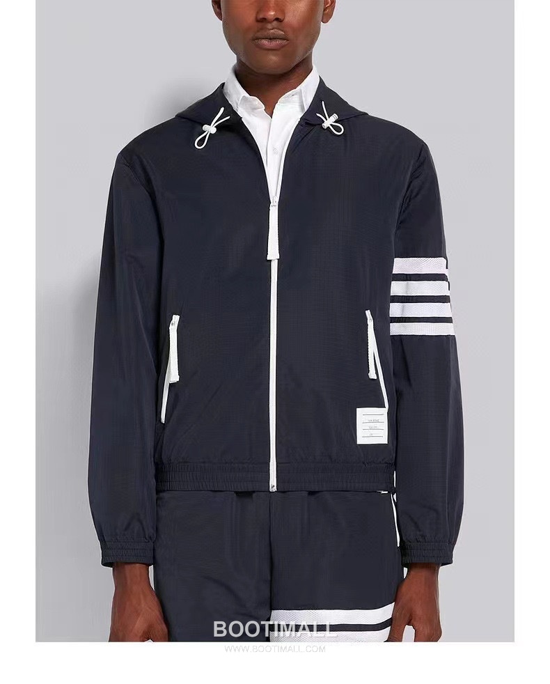 Thom Browne Four-Stripe Mesh Zip Hooded Jacket Nylon, Cotton Gray, Navy, White Jacket 4 줄 스트라이프 메쉬 지퍼 후드 자켓 나일론, 코튼 그레이, 네이비, 화이트 자켓 4