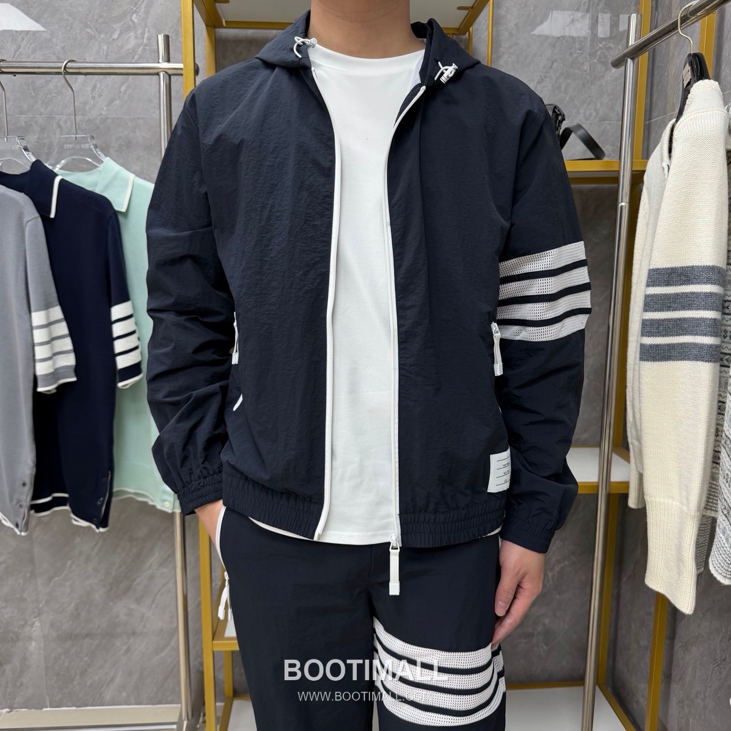 Thom Browne Four-Stripe Mesh Zip Hooded Jacket Nylon, Cotton Gray, Navy, White Jacket 4 줄 스트라이프 메쉬 지퍼 후드 자켓 나일론, 코튼 그레이, 네이비, 화이트 자켓 5