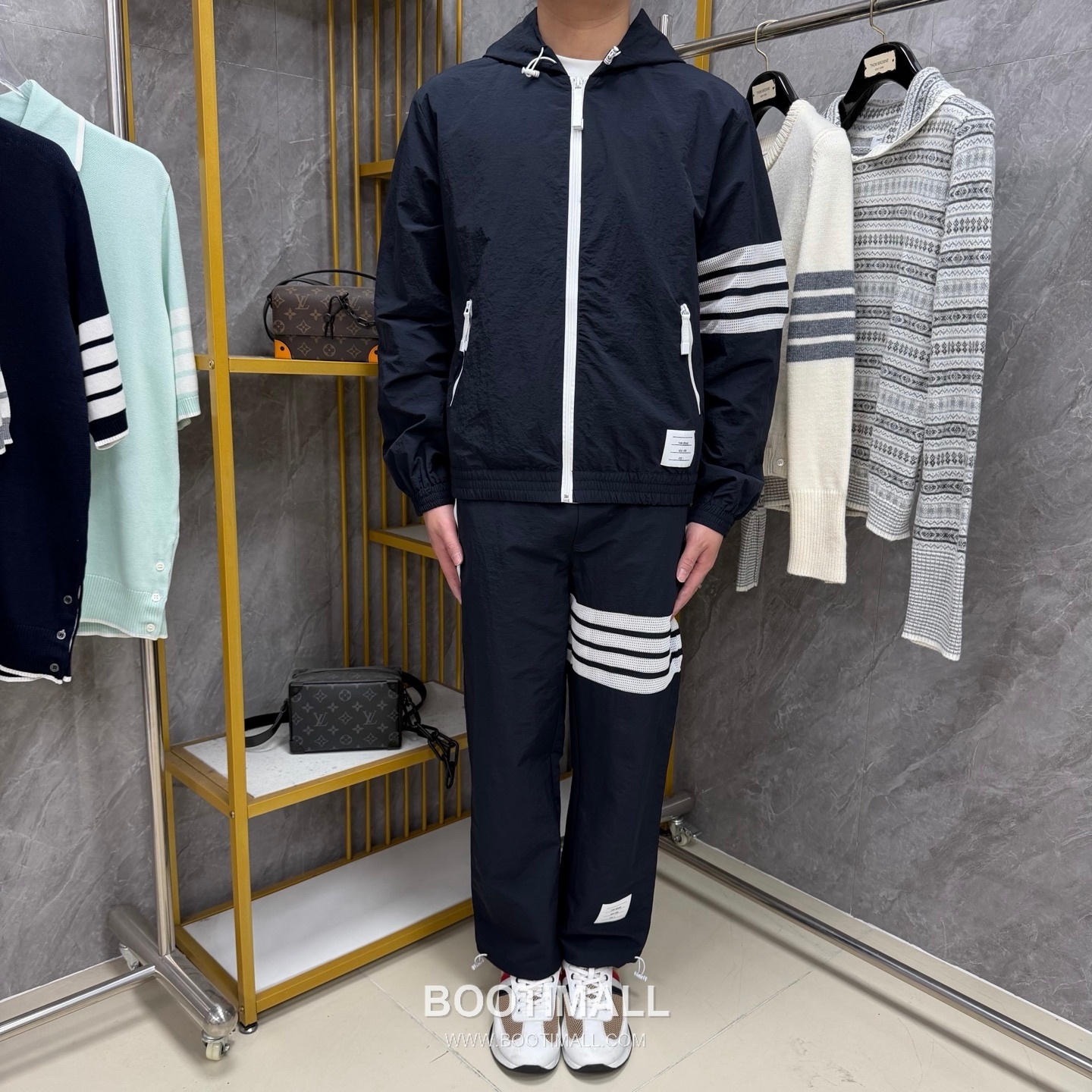 Thom Browne Four-Stripe Mesh Zip Hooded Jacket Nylon, Cotton Gray, Navy, White Jacket 4 줄 스트라이프 메쉬 지퍼 후드 자켓 나일론, 코튼 그레이, 네이비, 화이트 자켓 8