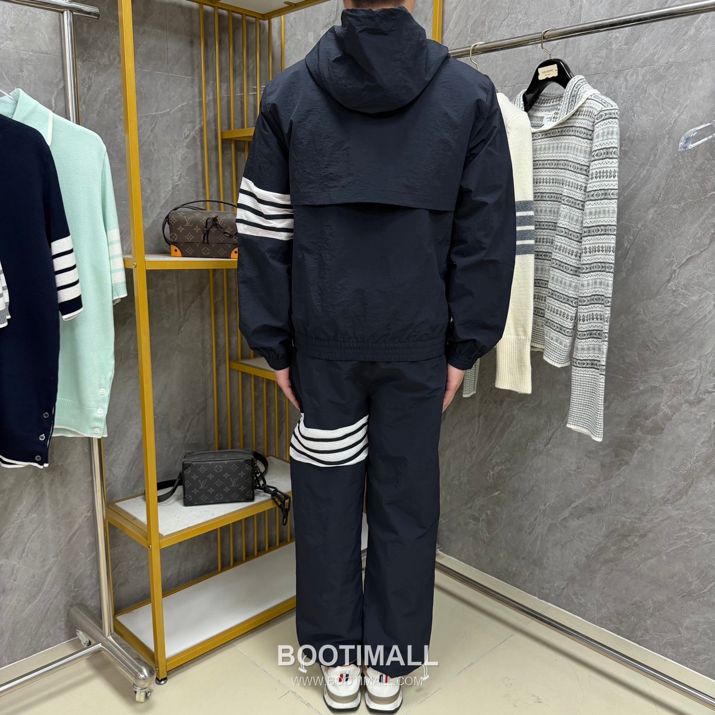 Thom Browne Four-Stripe Mesh Zip Hooded Jacket Nylon, Cotton Gray, Navy, White Jacket 4 줄 스트라이프 메쉬 지퍼 후드 자켓 나일론, 코튼 그레이, 네이비, 화이트 자켓 9