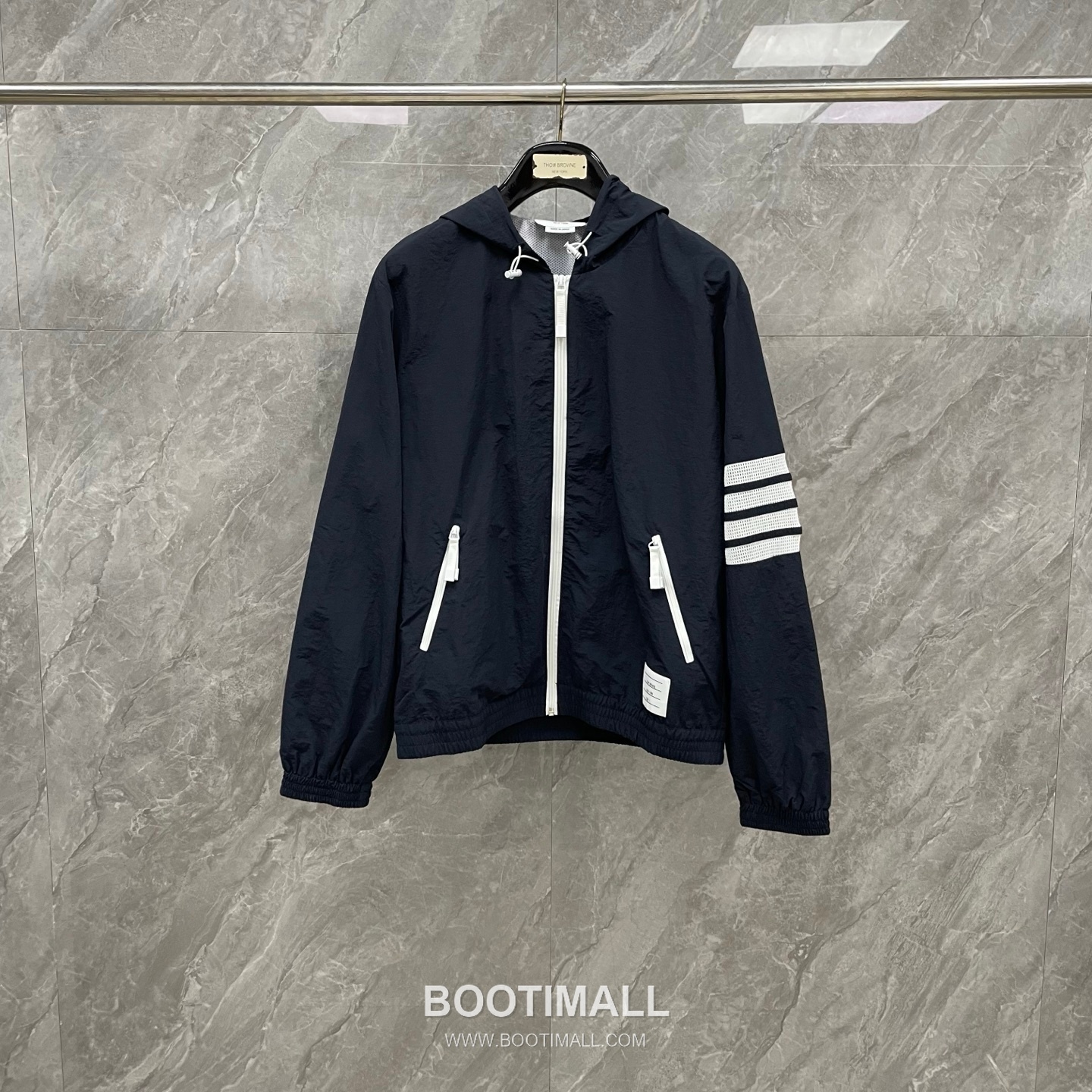 Thom Browne Four-Stripe Mesh Zip Hooded Jacket Nylon, Cotton Gray, Navy, White Jacket 4 줄 스트라이프 메쉬 지퍼 후드 자켓 나일론, 코튼 그레이, 네이비, 화이트 자켓 10
