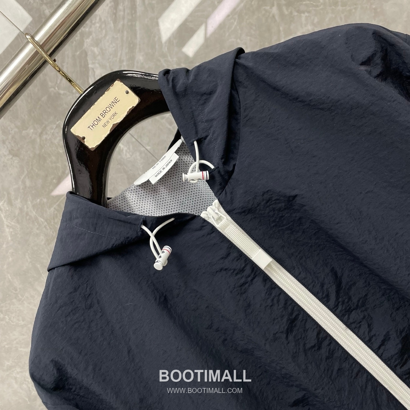 Thom Browne Four-Stripe Mesh Zip Hooded Jacket Nylon, Cotton Gray, Navy, White Jacket 4 줄 스트라이프 메쉬 지퍼 후드 자켓 나일론, 코튼 그레이, 네이비, 화이트 자켓 12