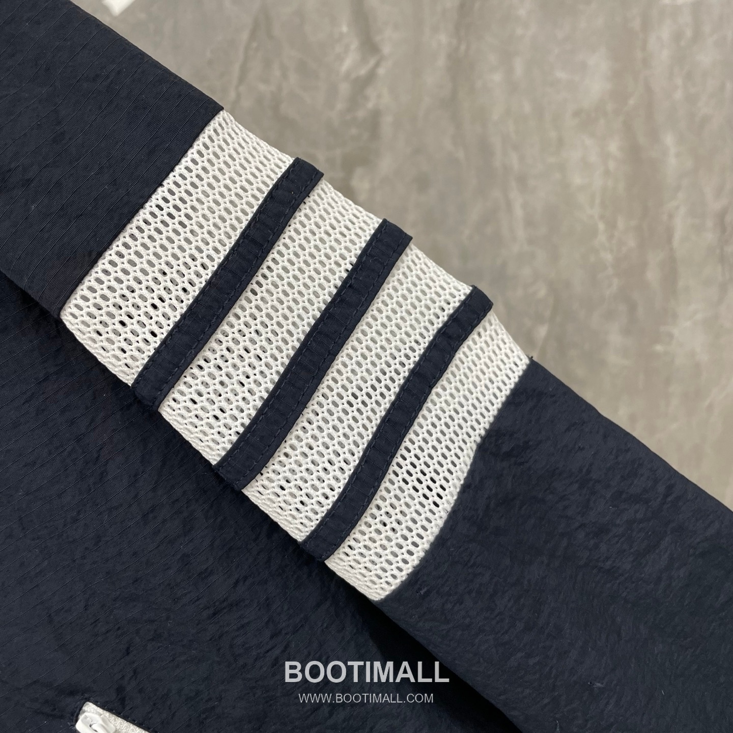 Thom Browne Four-Stripe Mesh Zip Hooded Jacket Nylon, Cotton Gray, Navy, White Jacket 4 줄 스트라이프 메쉬 지퍼 후드 자켓 나일론, 코튼 그레이, 네이비, 화이트 자켓 13