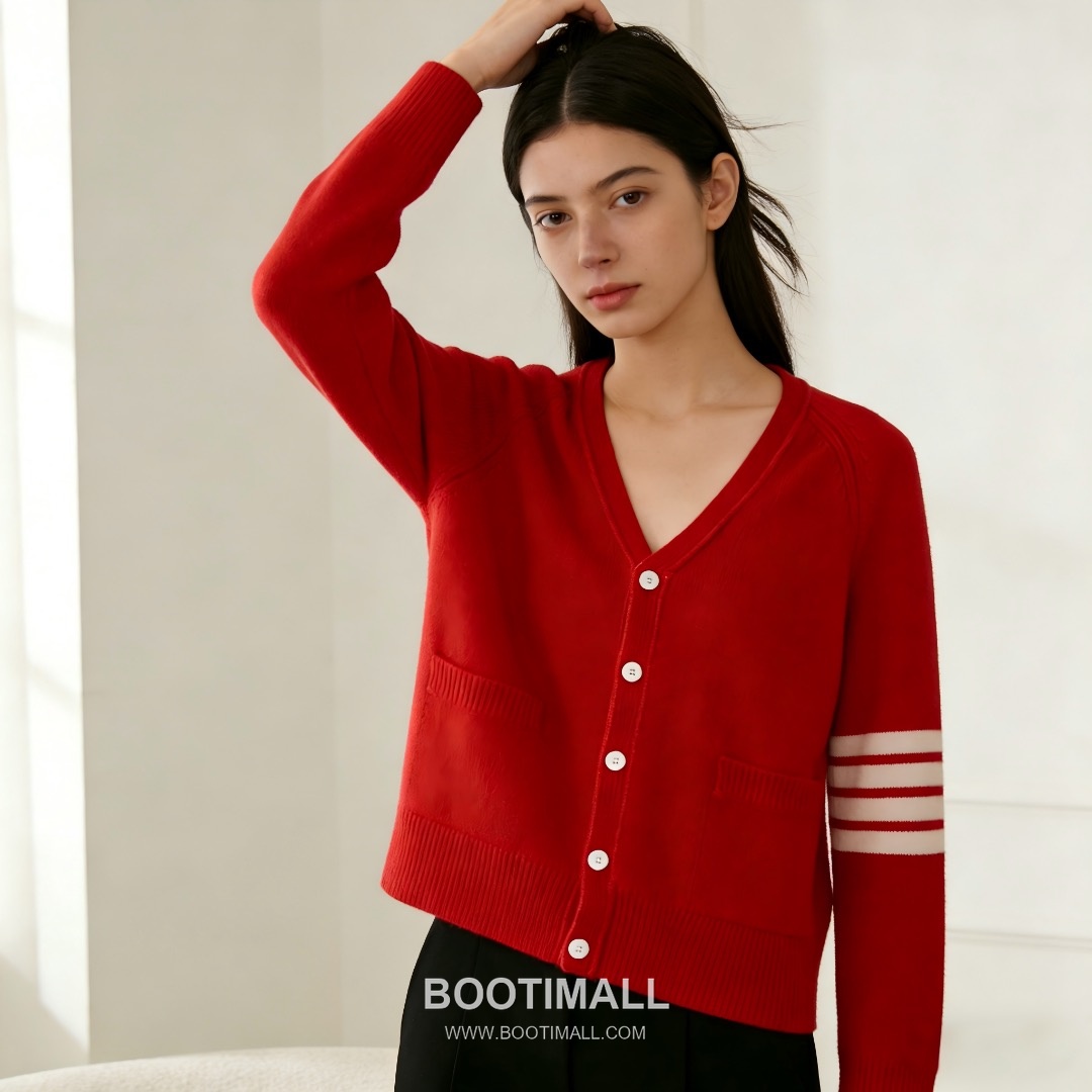 Thom Browne Short V-Neck Wool Cardigan Wool Red Cardigan 쇼트 V넥 울 카디건 울 레드 카디건 1