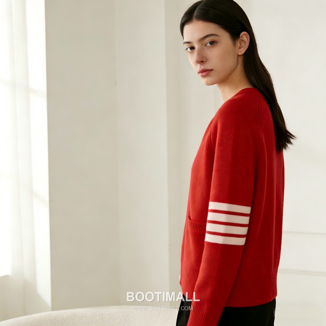 Thom Browne Short V-Neck Wool Cardigan Wool Red Cardigan 쇼트 V넥 울 카디건 울 레드 카디건 3