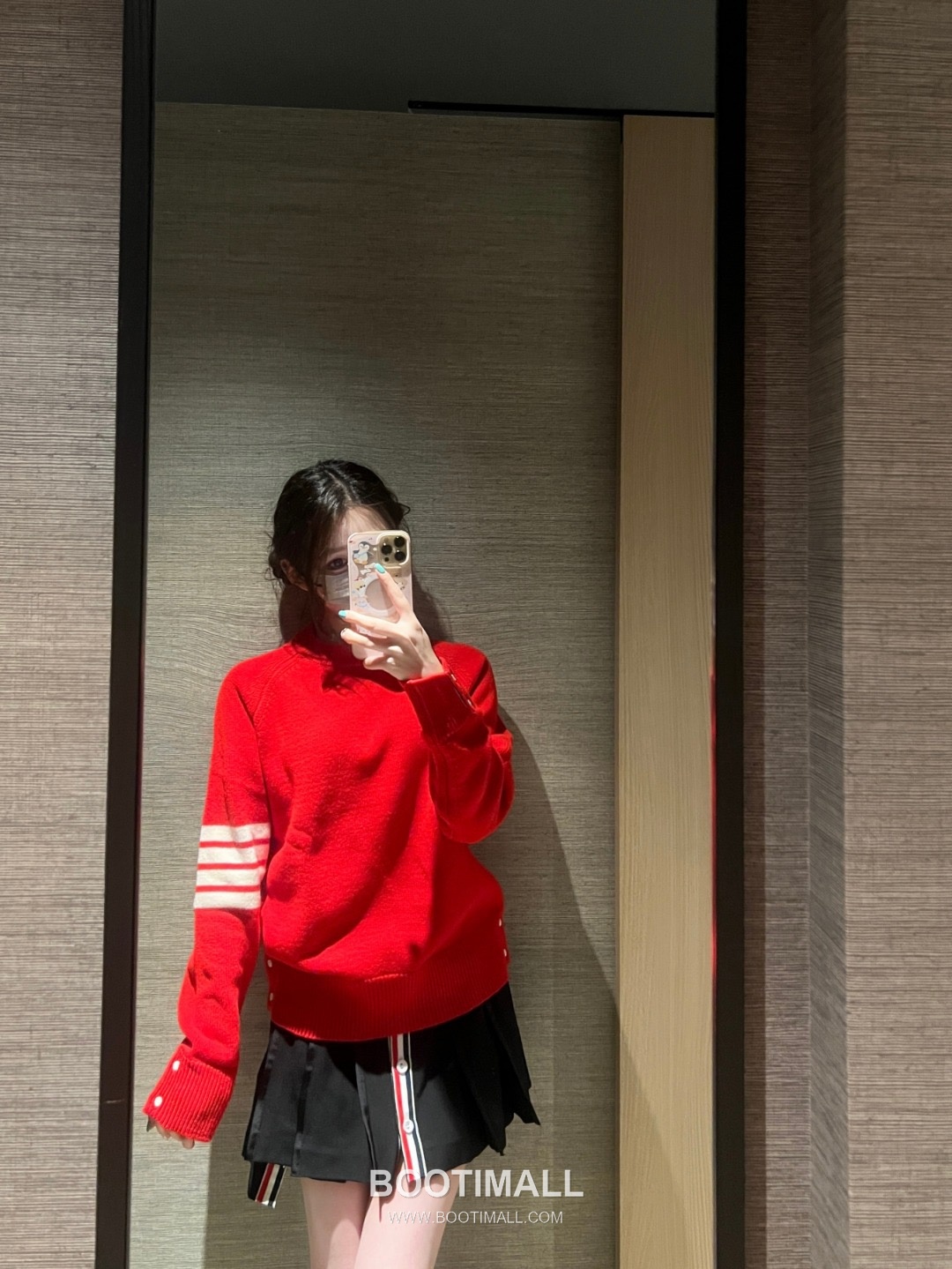 Thom Browne Crew Neck Short Wool Sweater with 4-Bar Stripe Wool Red Sweater 크루넥 숏 울 스웨터 4-바 스트라이프 울 레드 스웨터 4