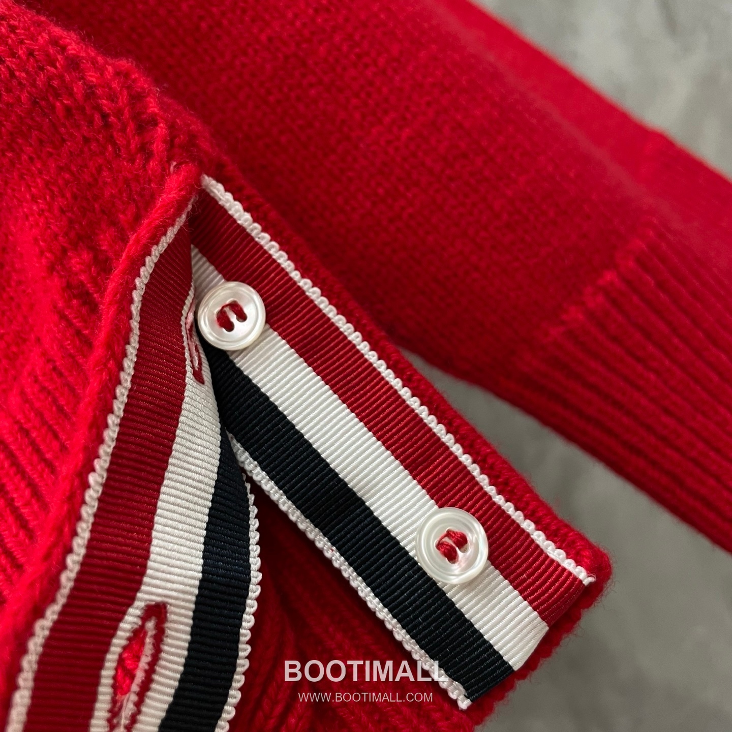 Thom Browne Crew Neck Short Wool Sweater with 4-Bar Stripe Wool Red Sweater 크루넥 숏 울 스웨터 4-바 스트라이프 울 레드 스웨터 12